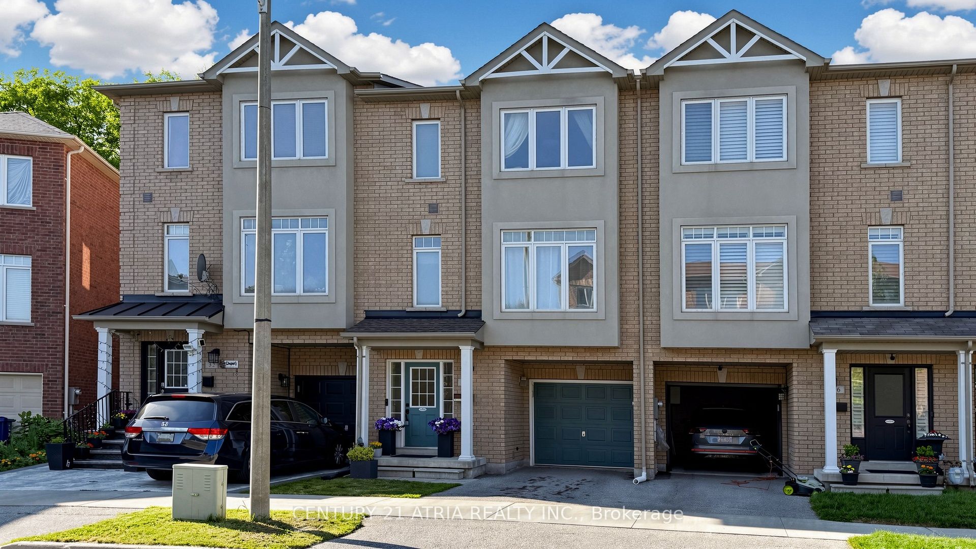 34 Curran Hall Crescent, Toronto, ON M1G 0A2