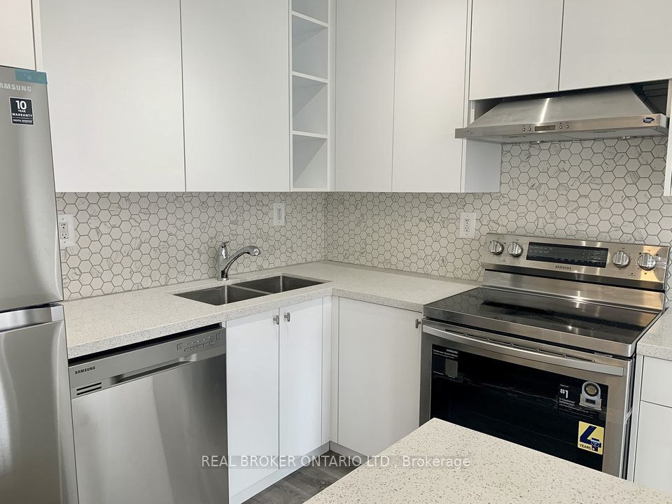 2199 Gerrard Street E 4, Toronto, ON M4E 2C6 photo 3