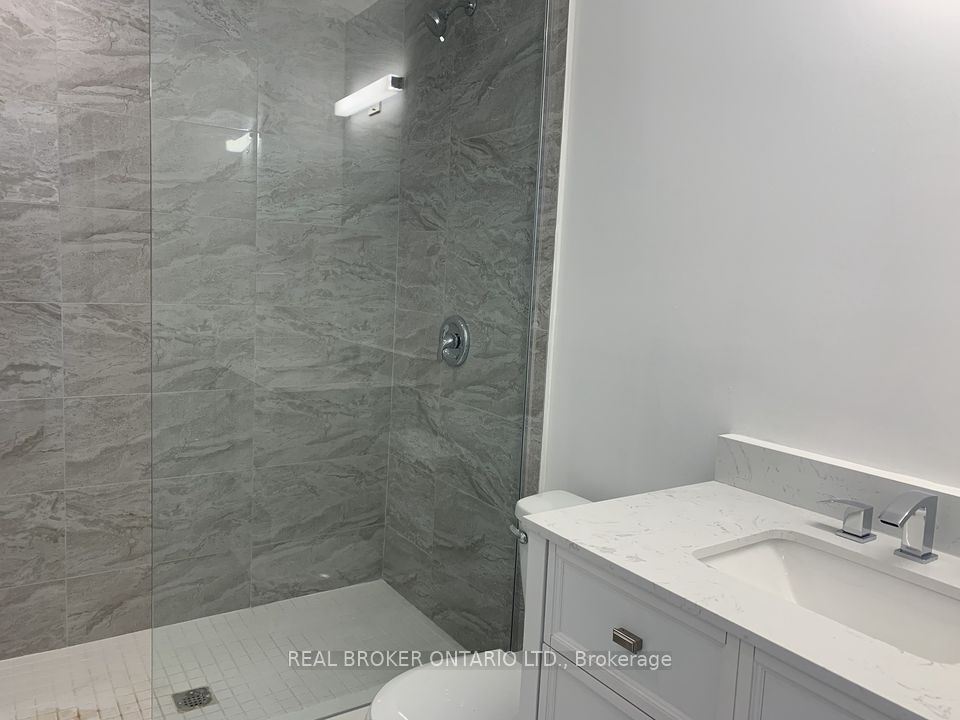 2199 Gerrard Street E 4, Toronto, ON M4E 2C6 photo 4
