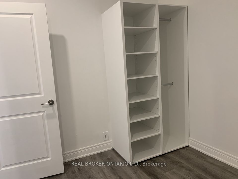 2199 Gerrard Street E 4, Toronto, ON M4E 2C6 photo 5