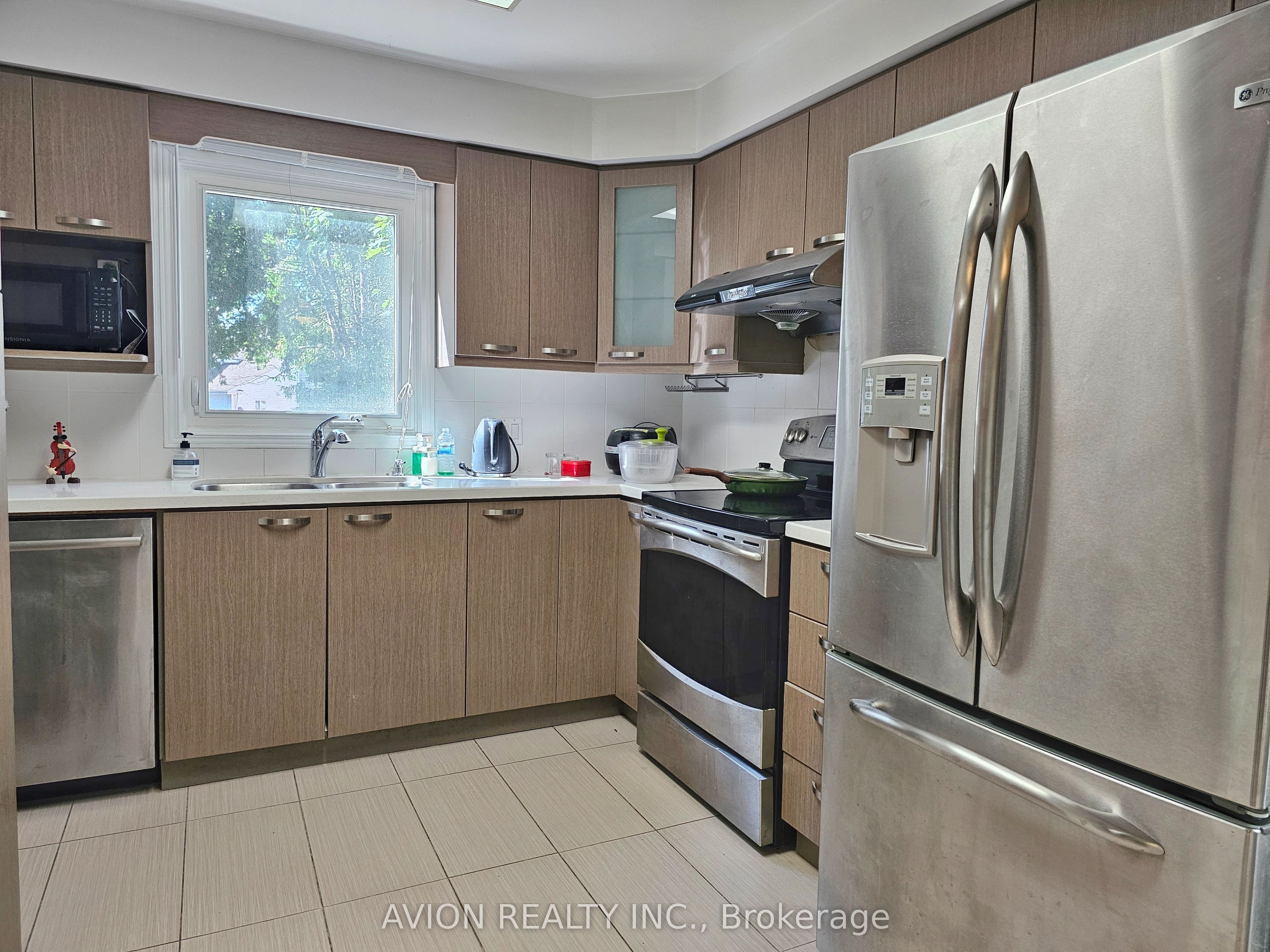 79 Oakhaven Drive, Toronto, ON M1V 1X8 photo 3