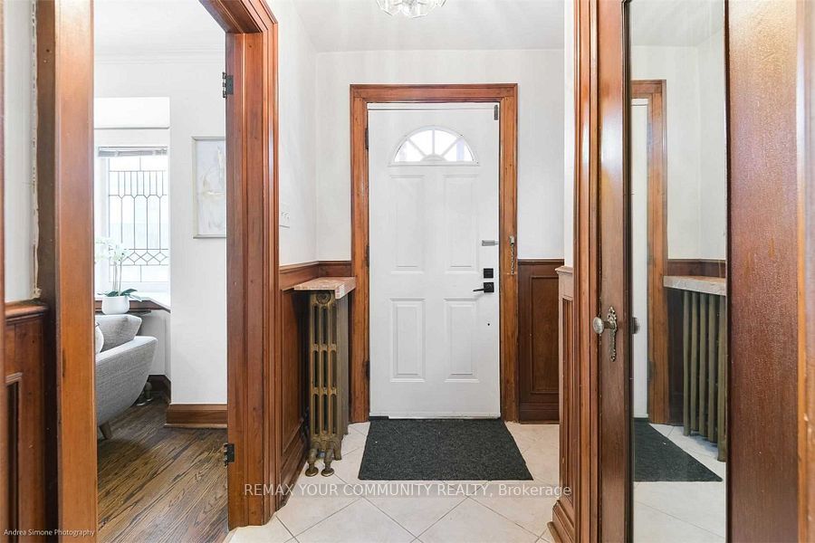 26 Elmsdale Road W, Toronto, ON M4J 3M4 photo 3