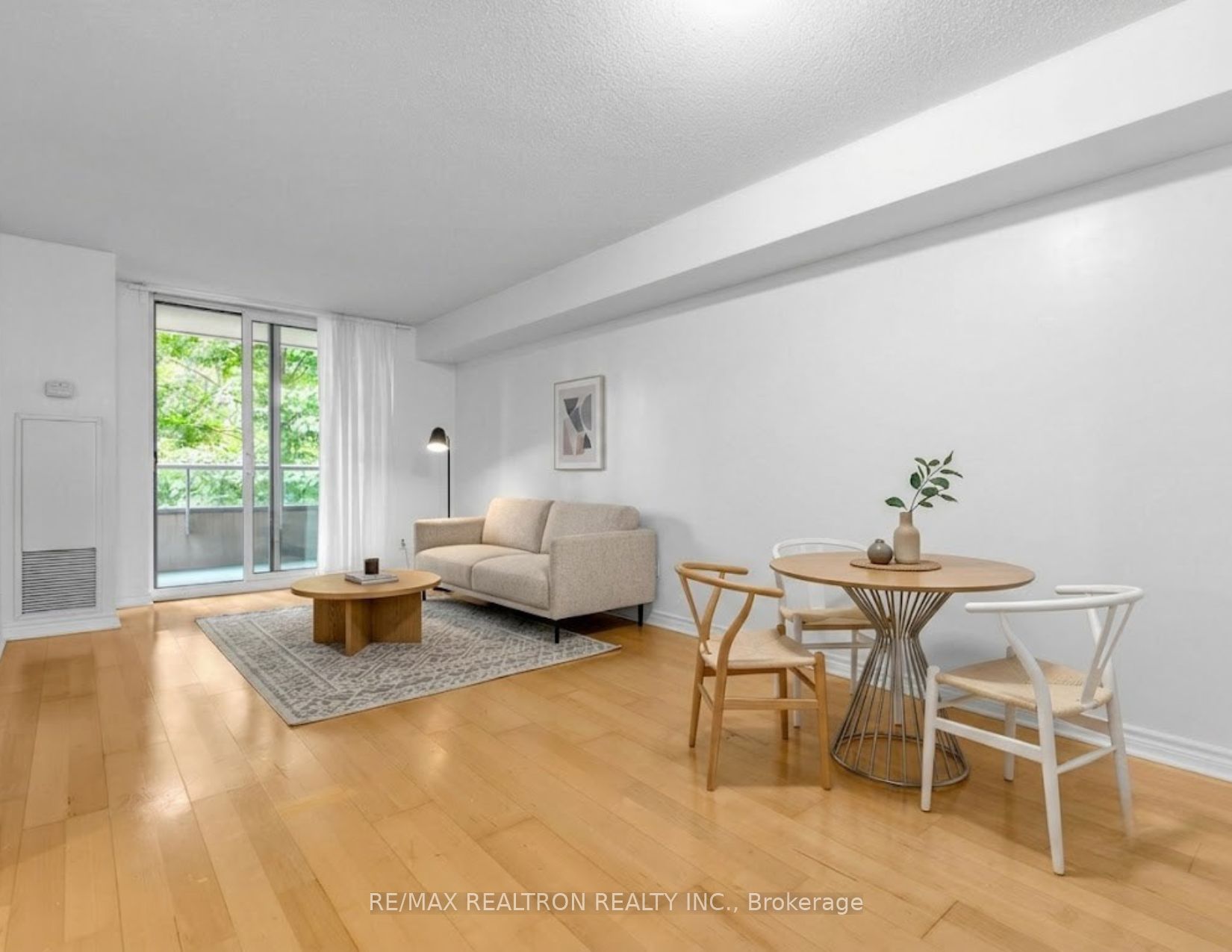 61 Town Centre Court 211, Toronto, ON M1P 5C5
