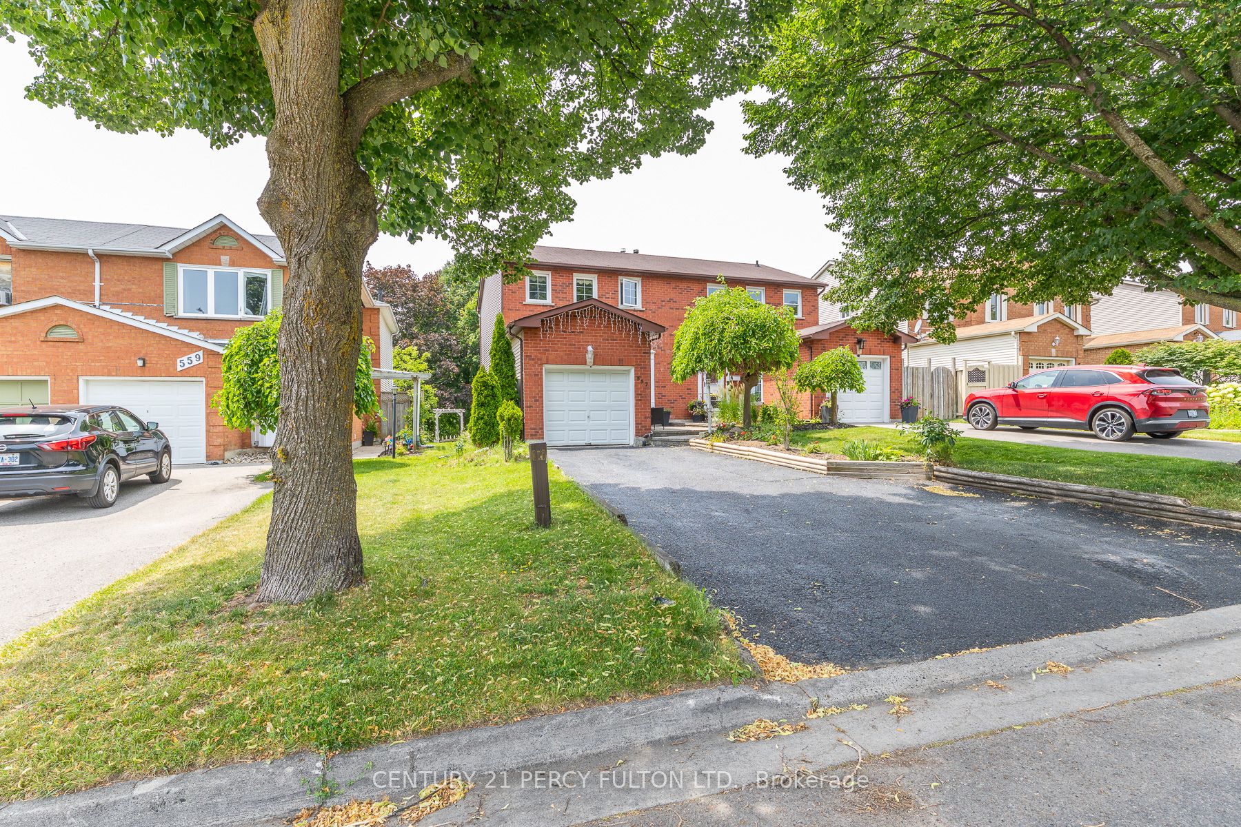 557 Cobblehill Drive, Oshawa, ON L1K 1Y6 photo 2