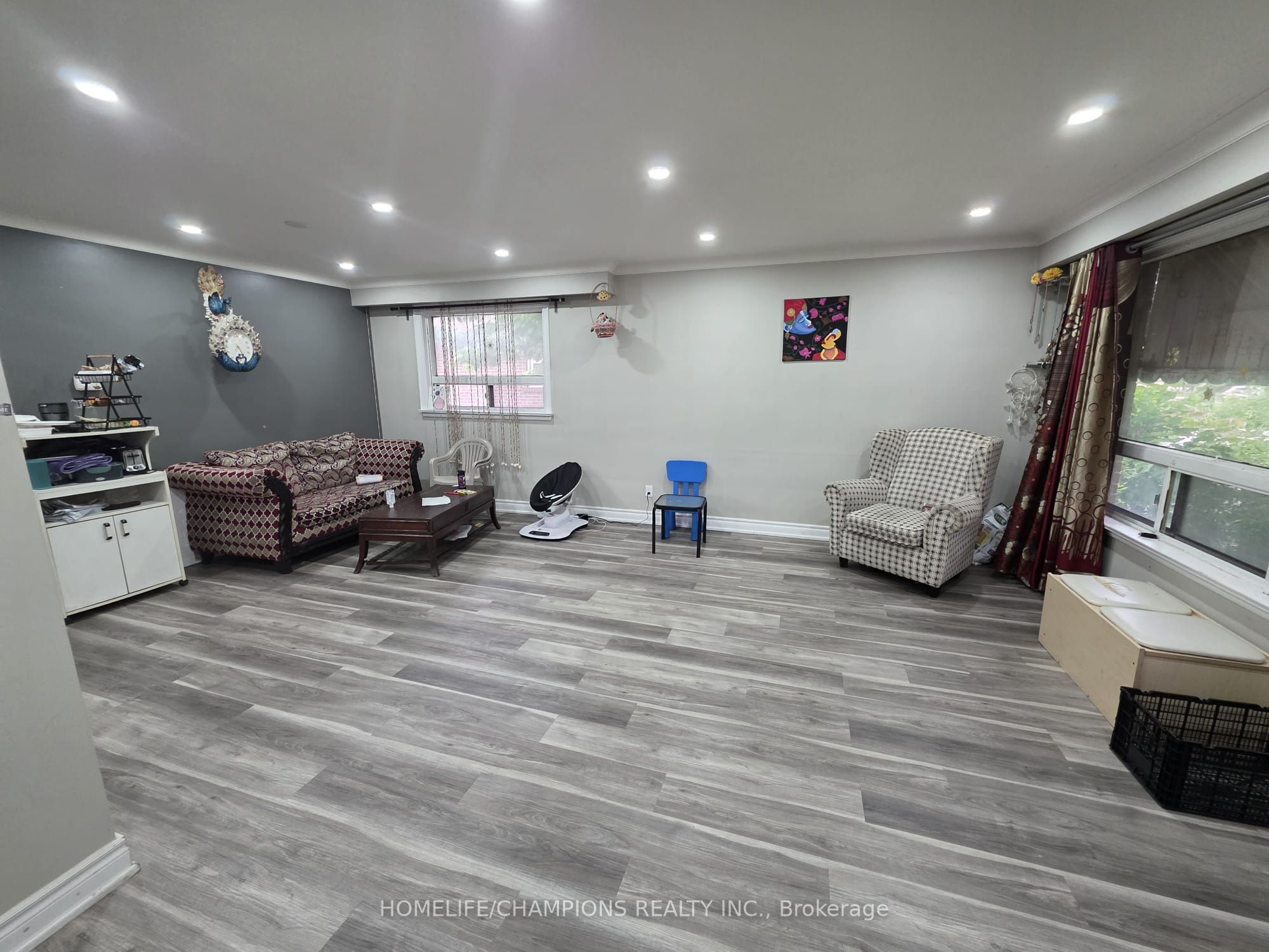 701 N Brimorton Drive NE, Toronto, ON M1G 2R7 photo 2