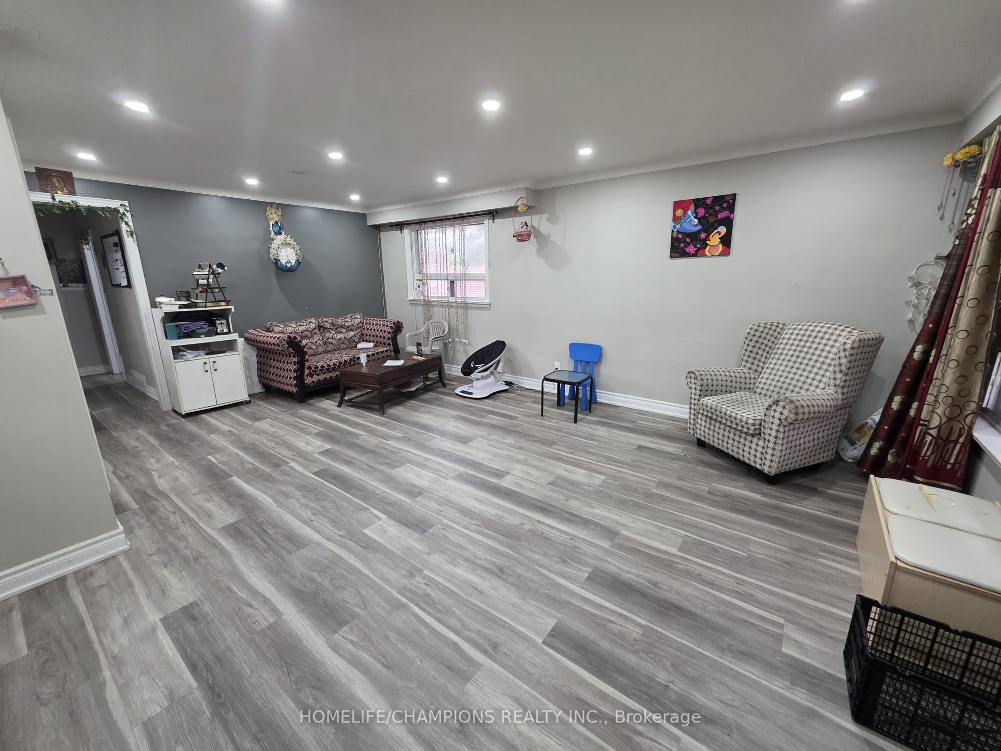 701 N Brimorton Drive NE, Toronto, ON M1G 2R7 photo 3