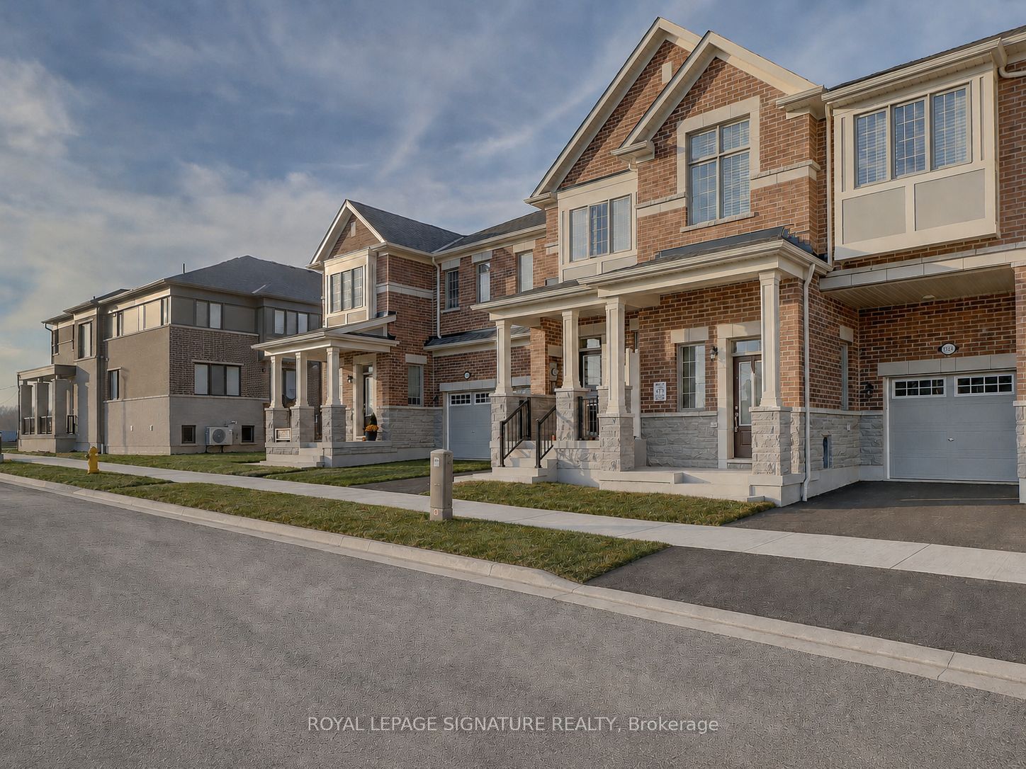 3229 Chimney Swift Crescent, Pickering, ON L1X 0N3 photo 2