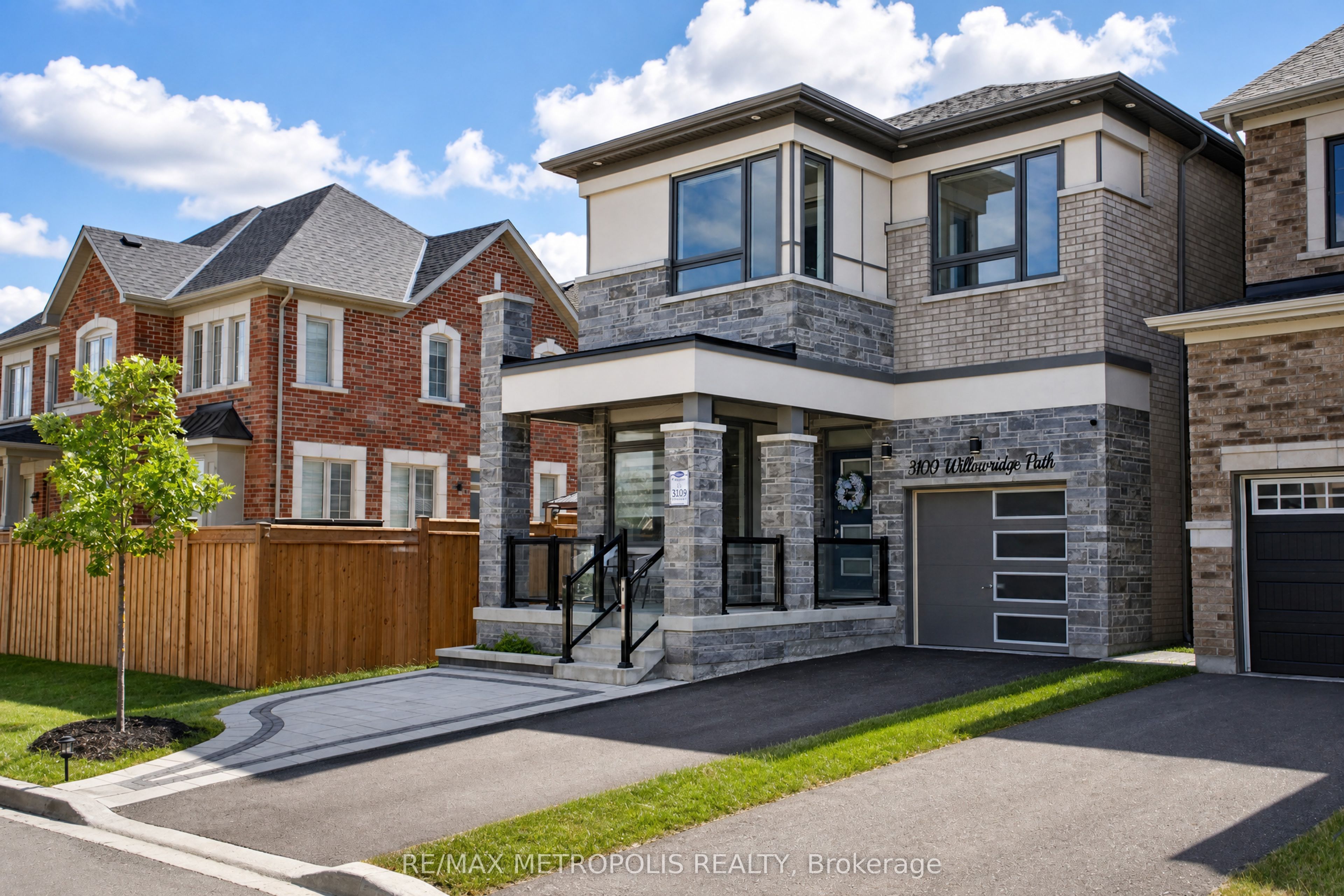 3100 Willowridge Path, Pickering, ON L1X 0N5