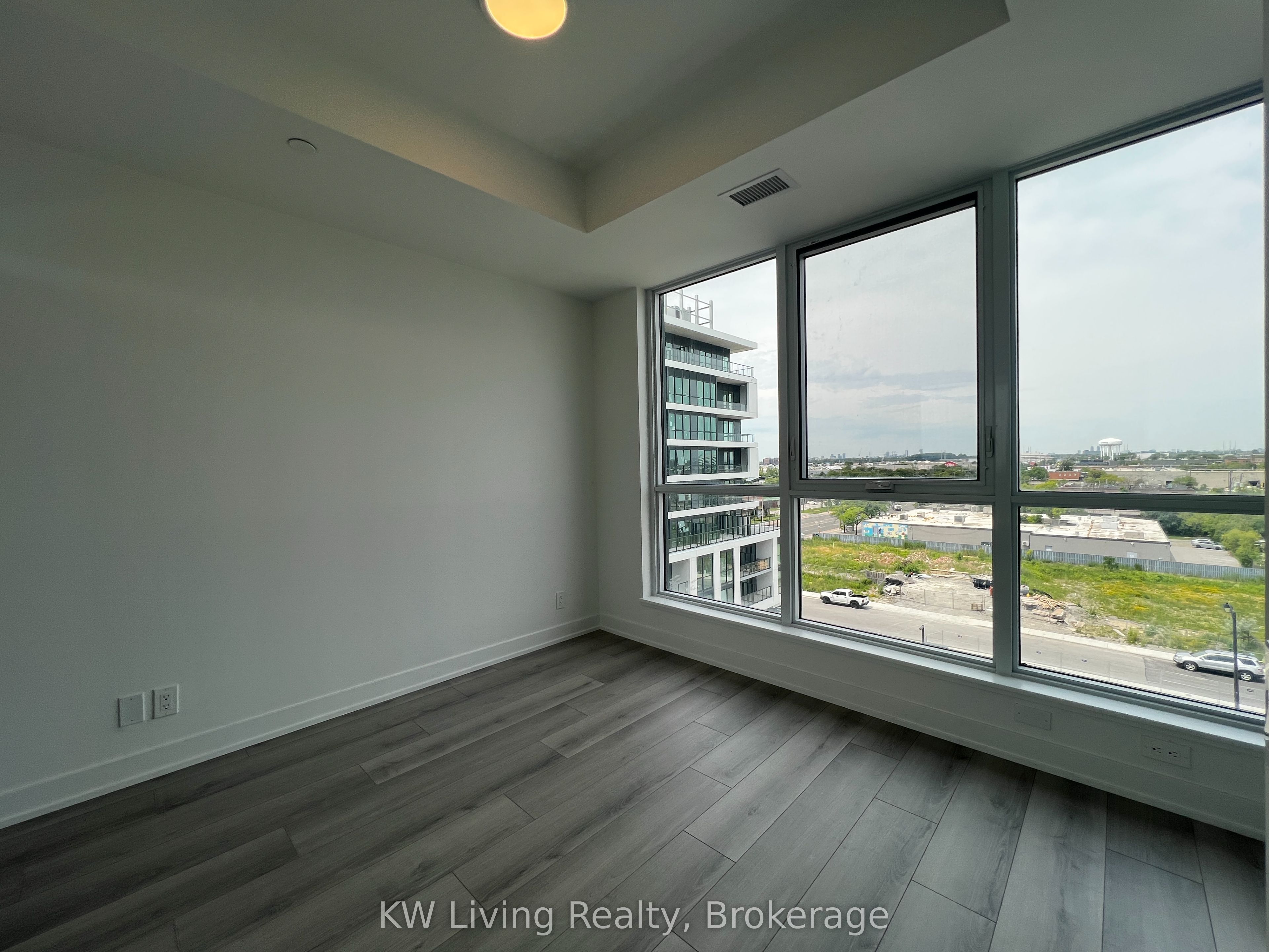 20 Deans Drive 602, Toronto, ON M1L 0J7 photo 2