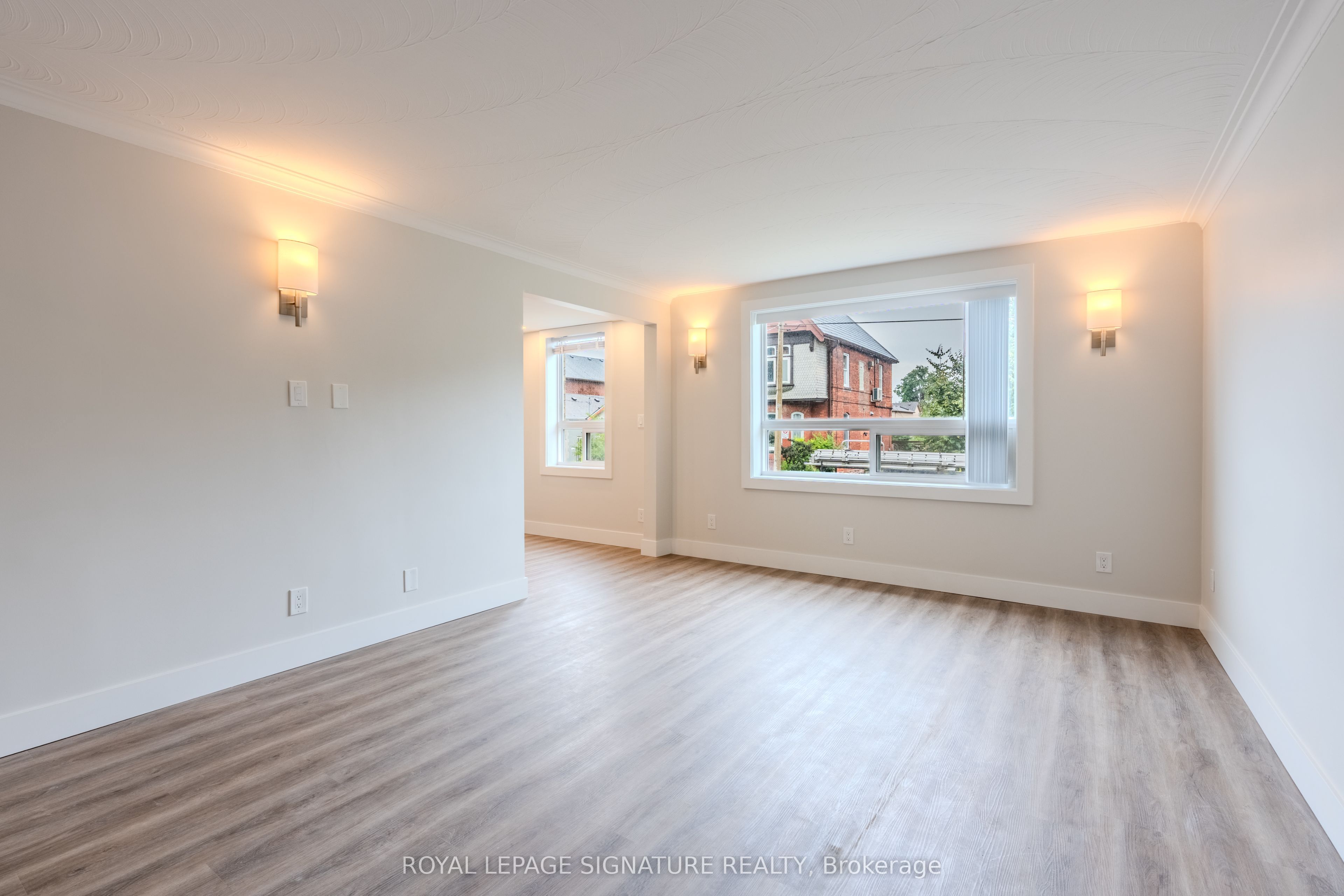 1 Hassard Avenue 3, Toronto, ON M4K 3N3 photo 3