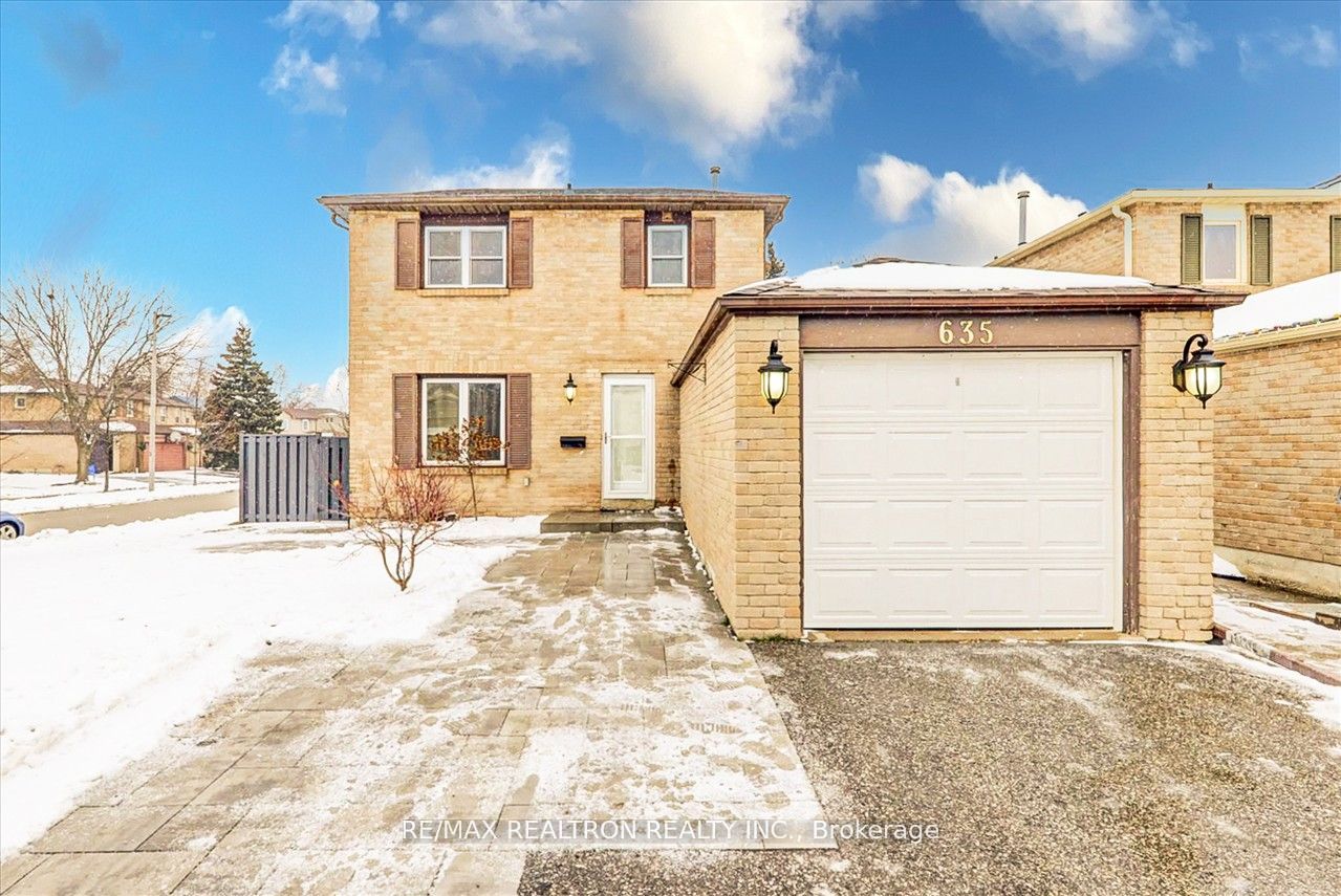 635 BECKWORTH Square BSMT, Pickering, ON L1V 3X3