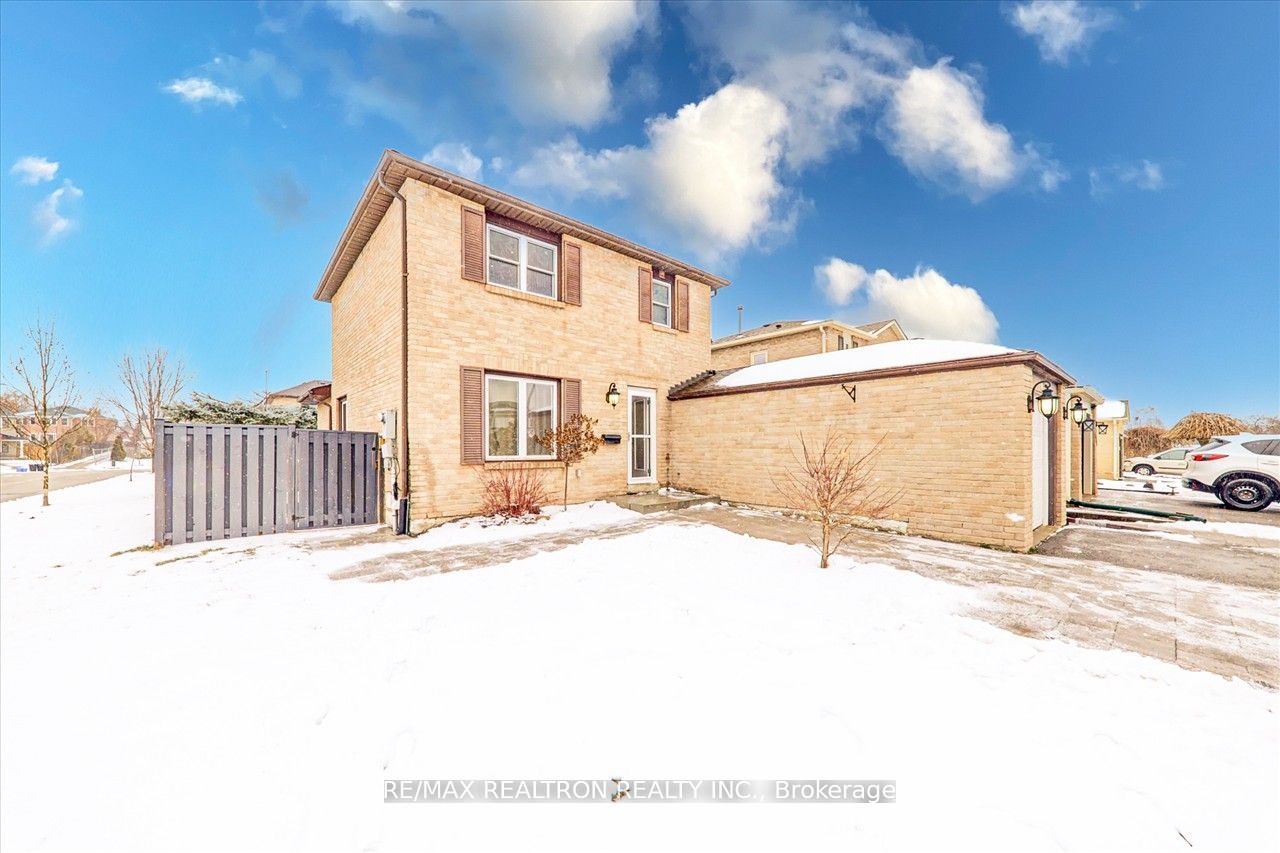 635 BECKWORTH Square BSMT, Pickering, ON L1V 3X3 photo 2