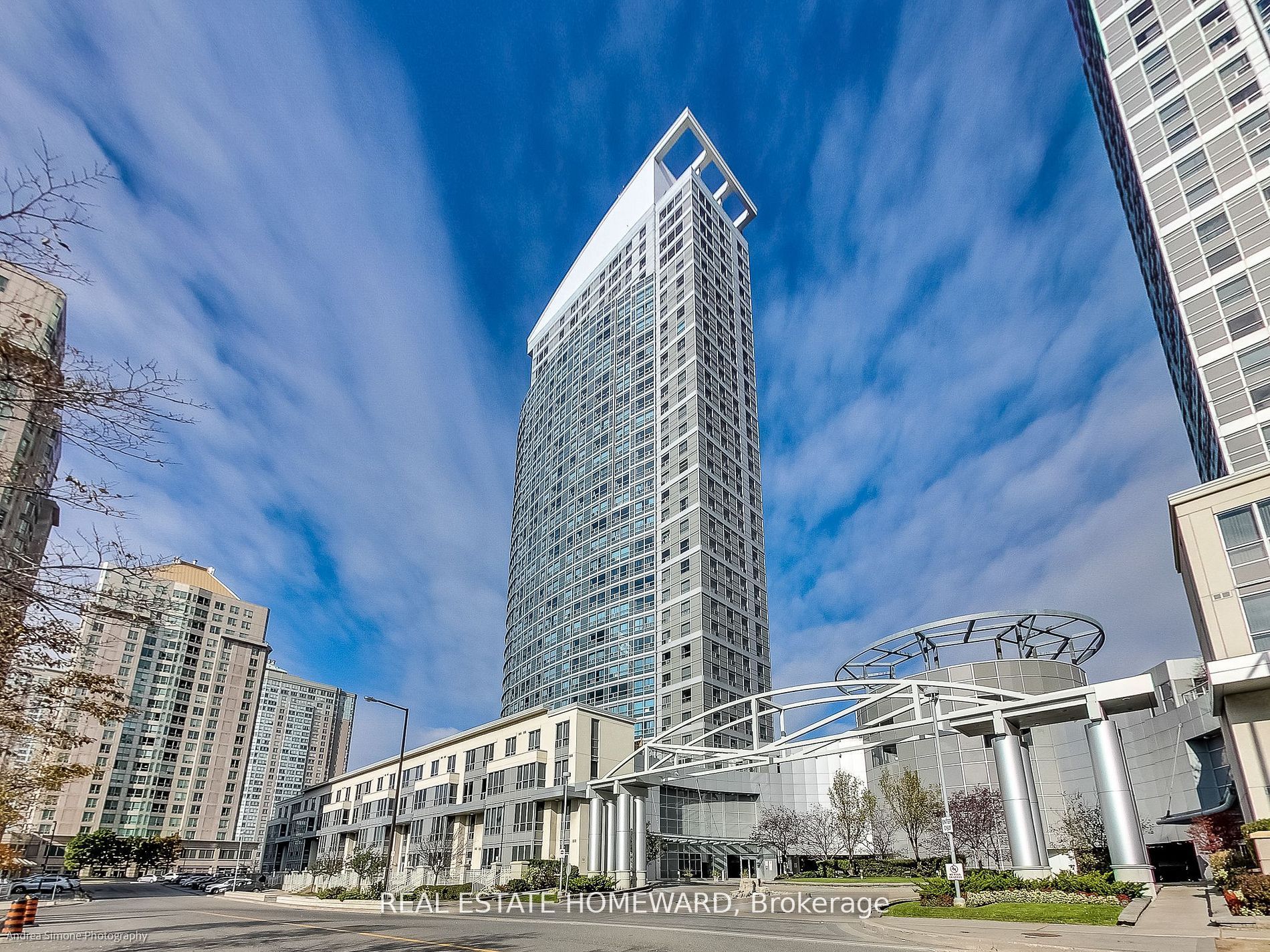 36 Lee Centre Drive 2615, Toronto, ON M1H 3K2