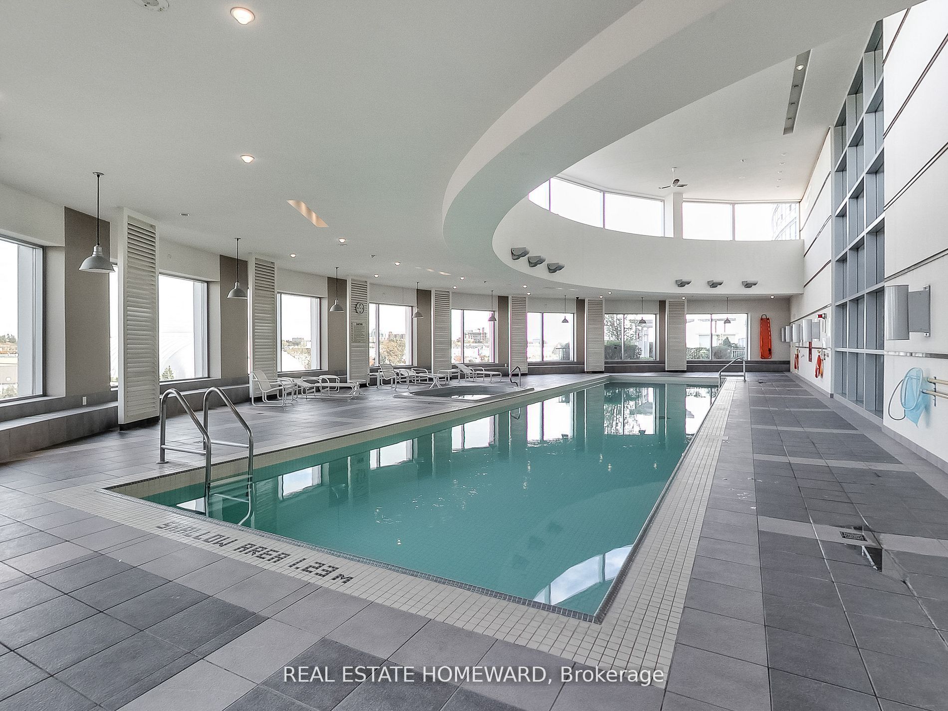 36 Lee Centre Drive 2615, Toronto, ON M1H 3K2 photo 3