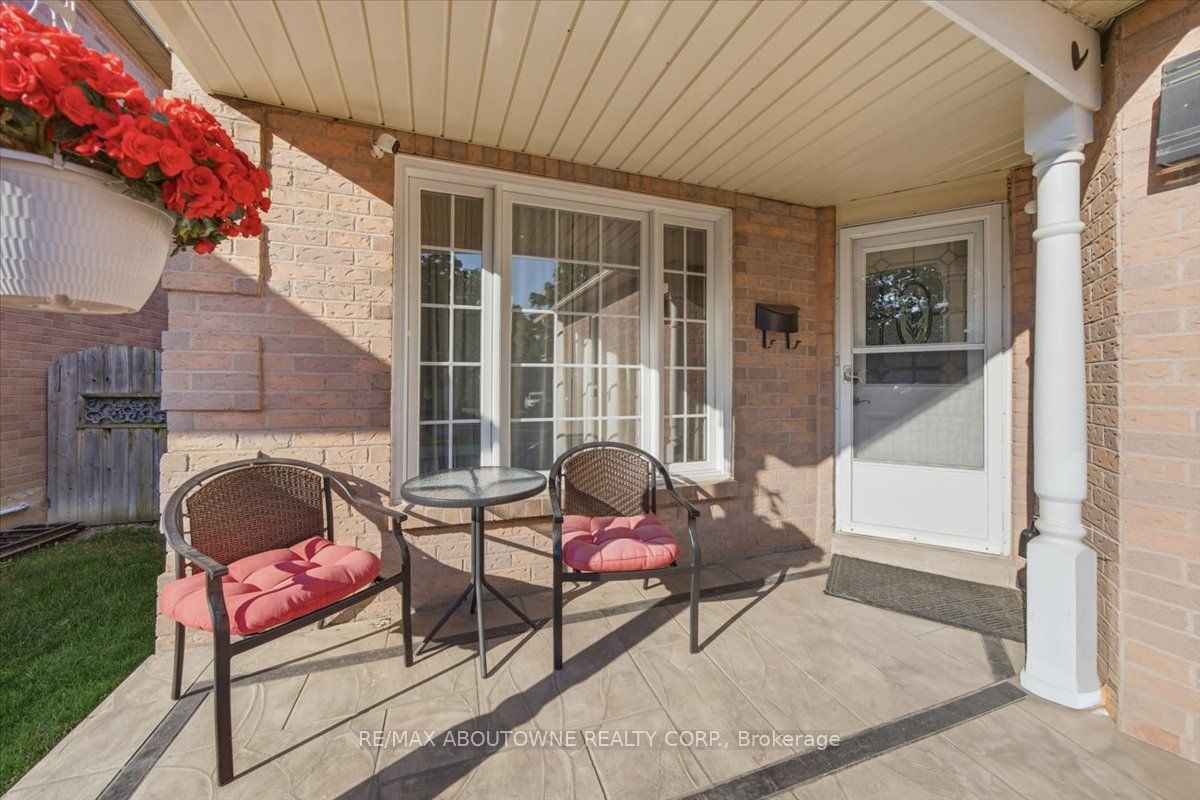 45 Willcocks Crescent, Ajax, ON L1T 3L8 photo 5