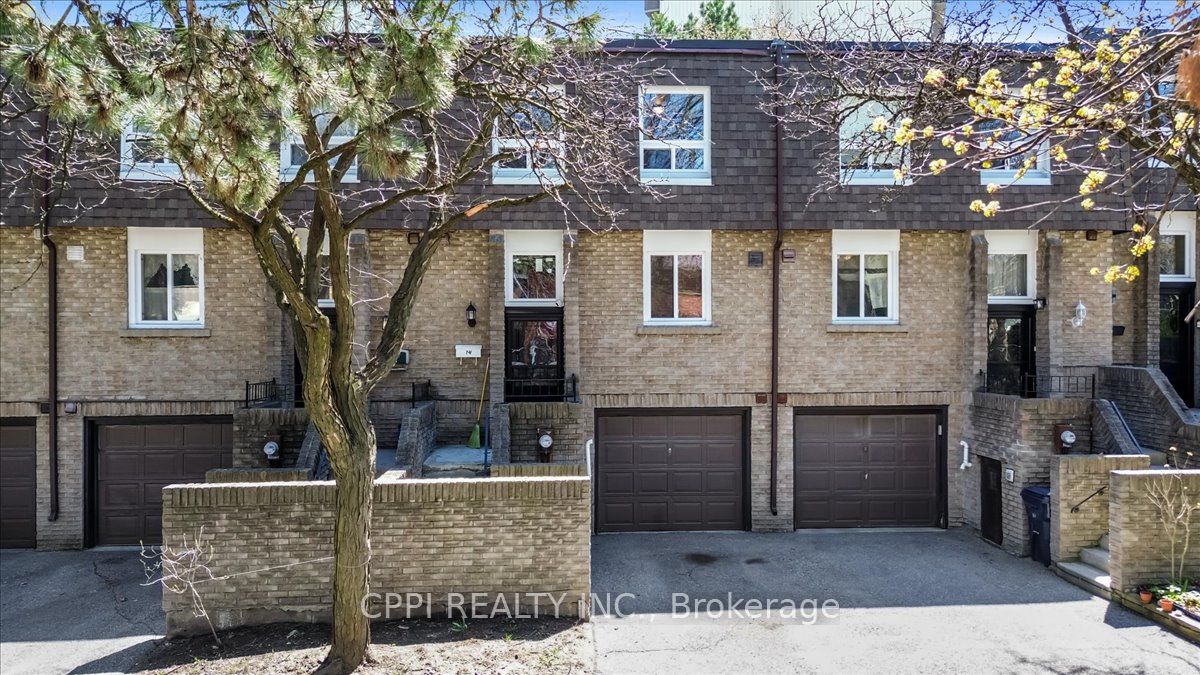 2 Davisbrook Boulevard 14, Toronto, ON M1T 3P3