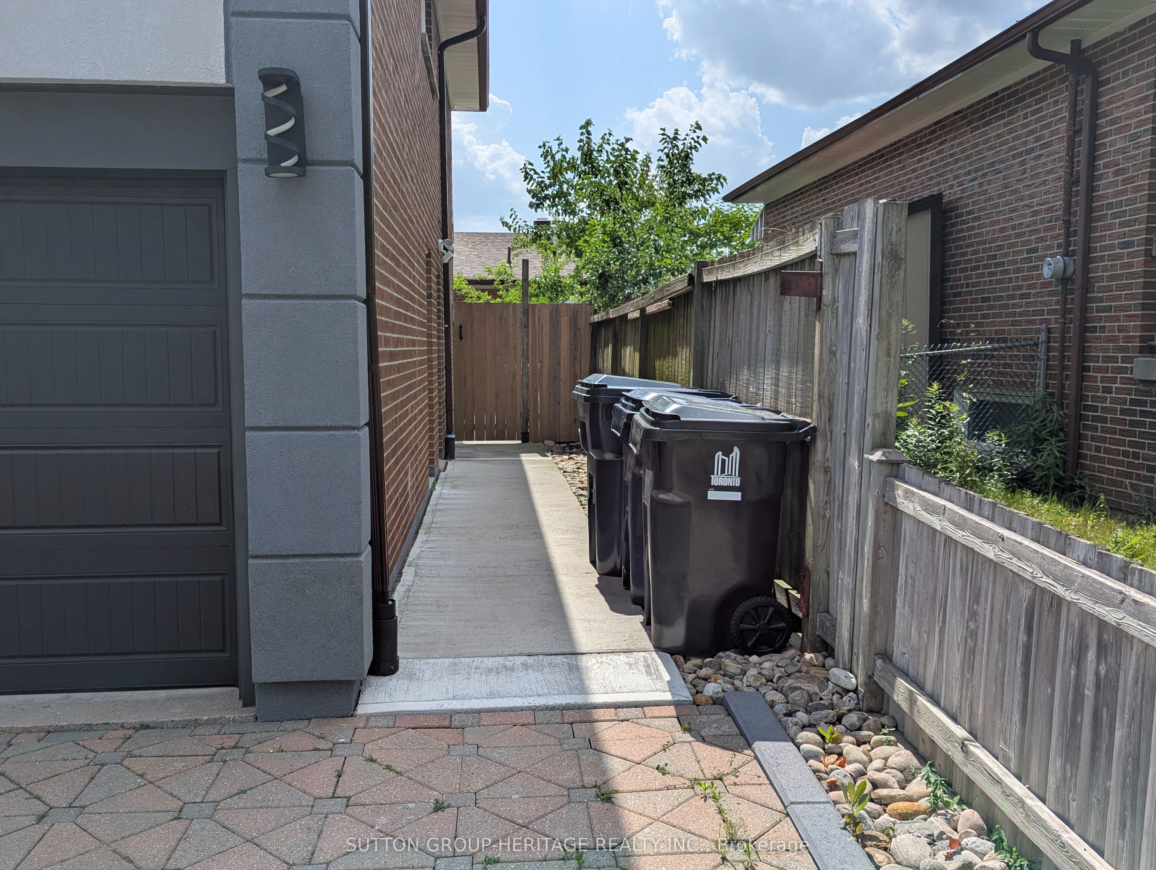 2 Doerr Road Basement, Toronto, ON M1P 4M6 photo 3