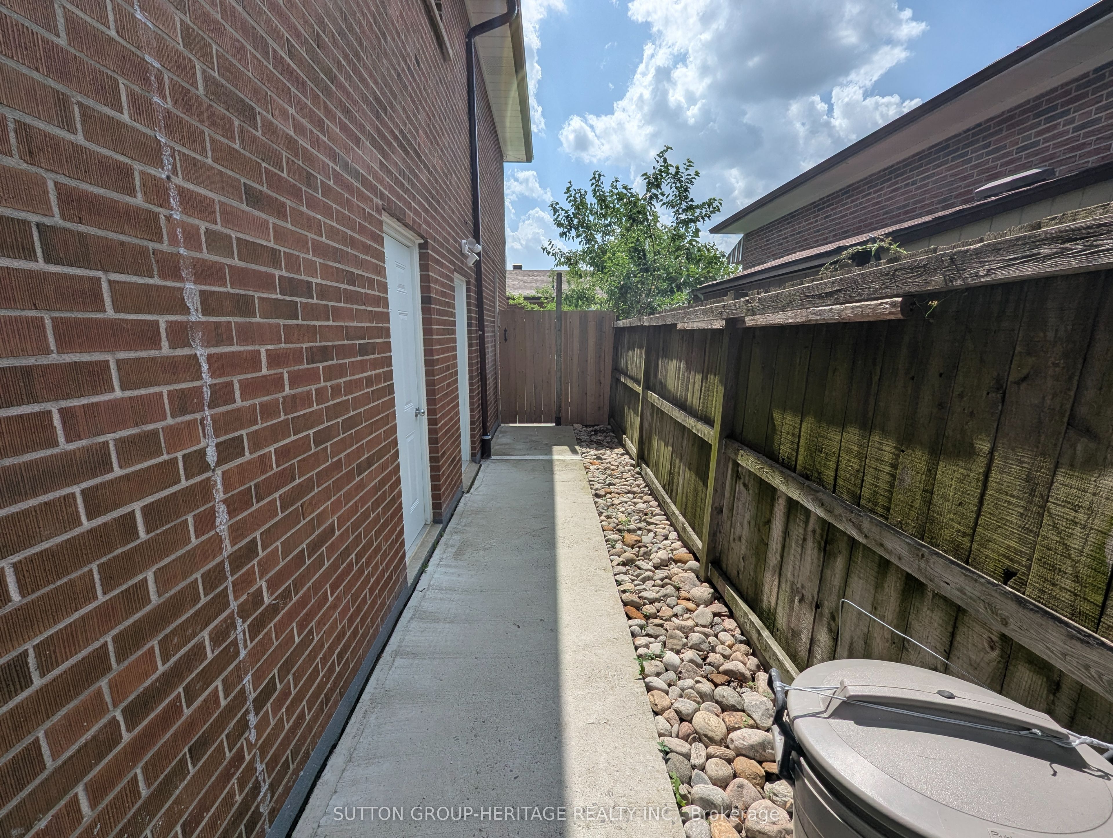 2 Doerr Road Basement, Toronto, ON M1P 4M6 photo 4