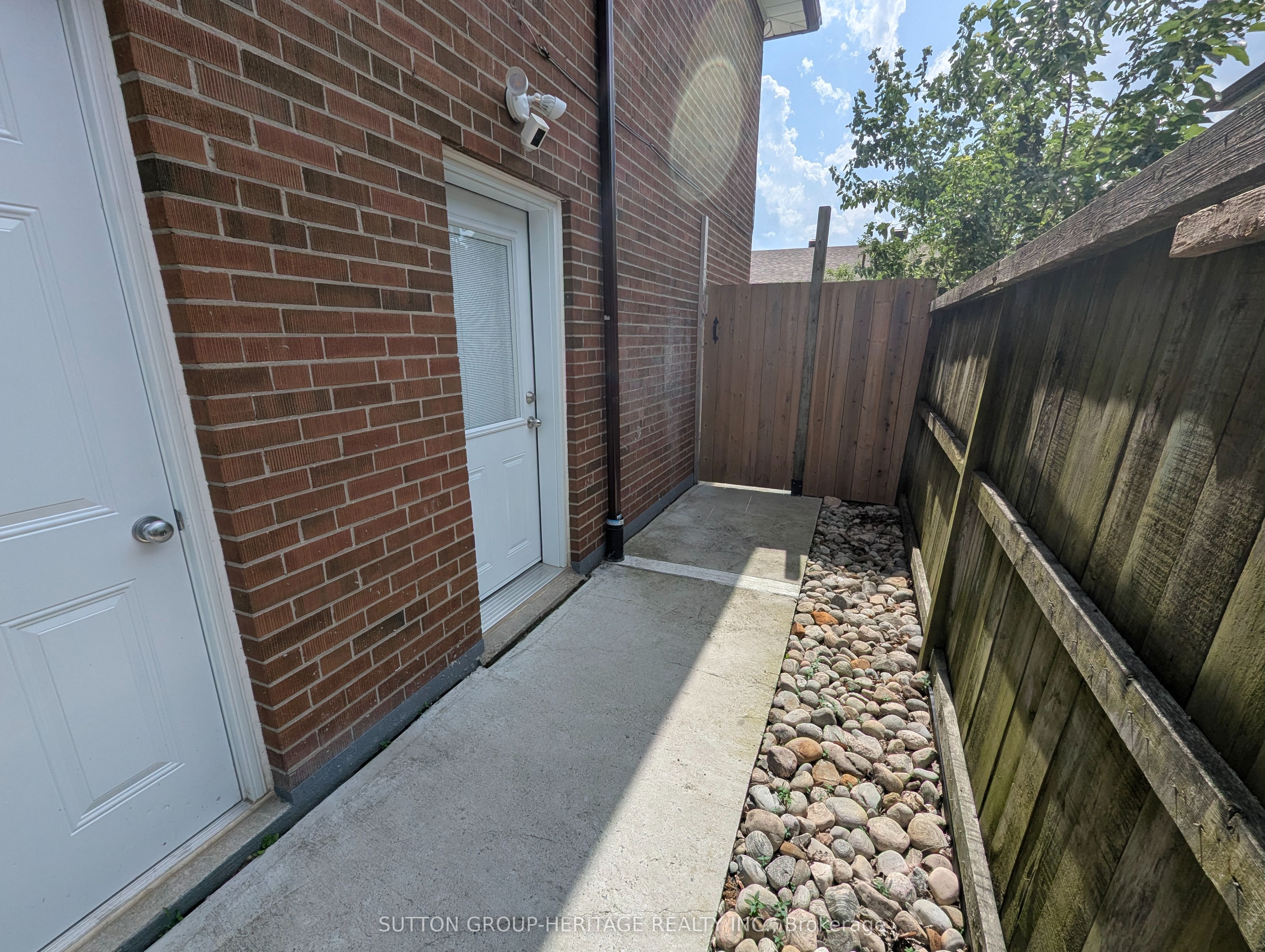 2 Doerr Road Basement, Toronto, ON M1P 4M6 photo 5