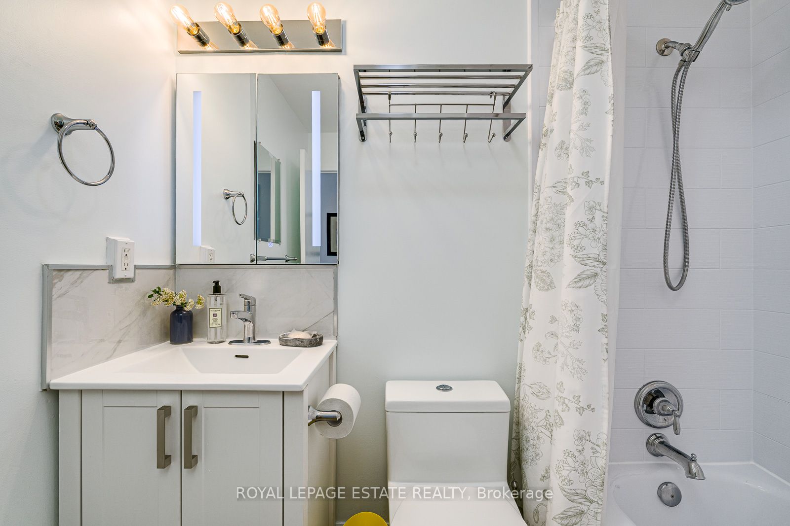 123 Woodbine Avenue 309, Toronto, ON M4L 3V8 photo 5