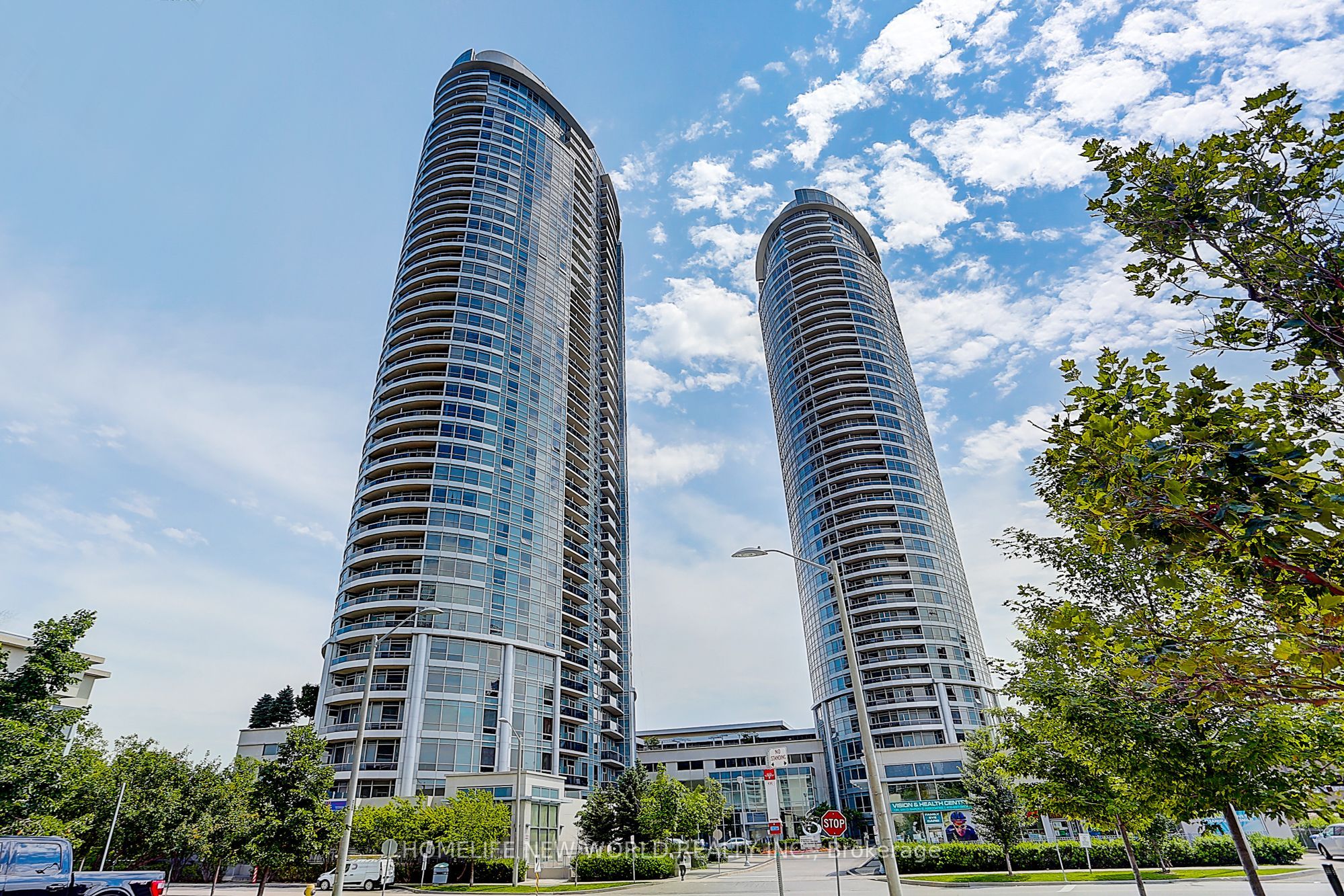 135 VILLAGE GREEN Square 923, Toronto, ON M1S 0G4 photo 3