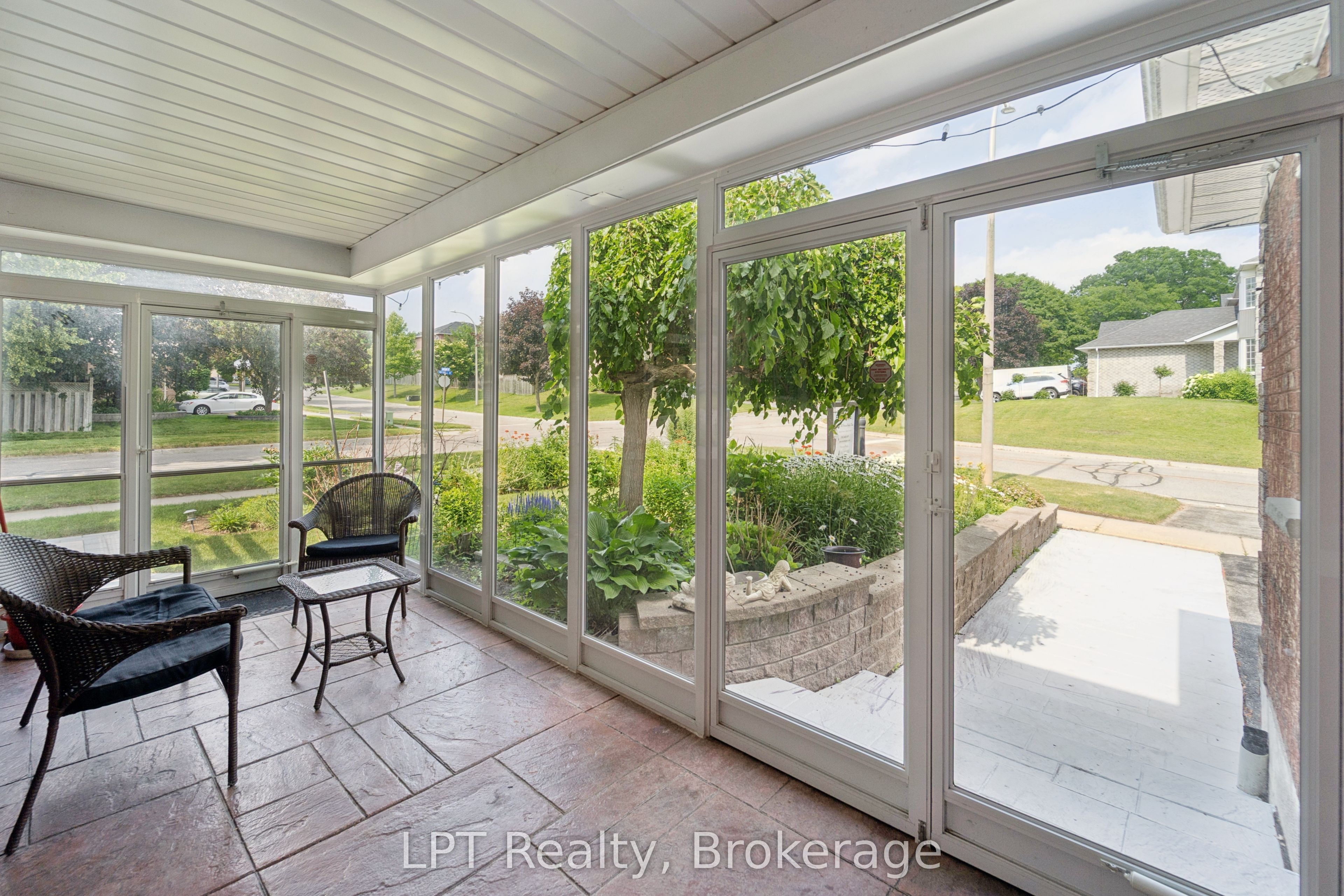 1 Mayfield Crescent, Whitby, ON L1N 8P3 photo 3