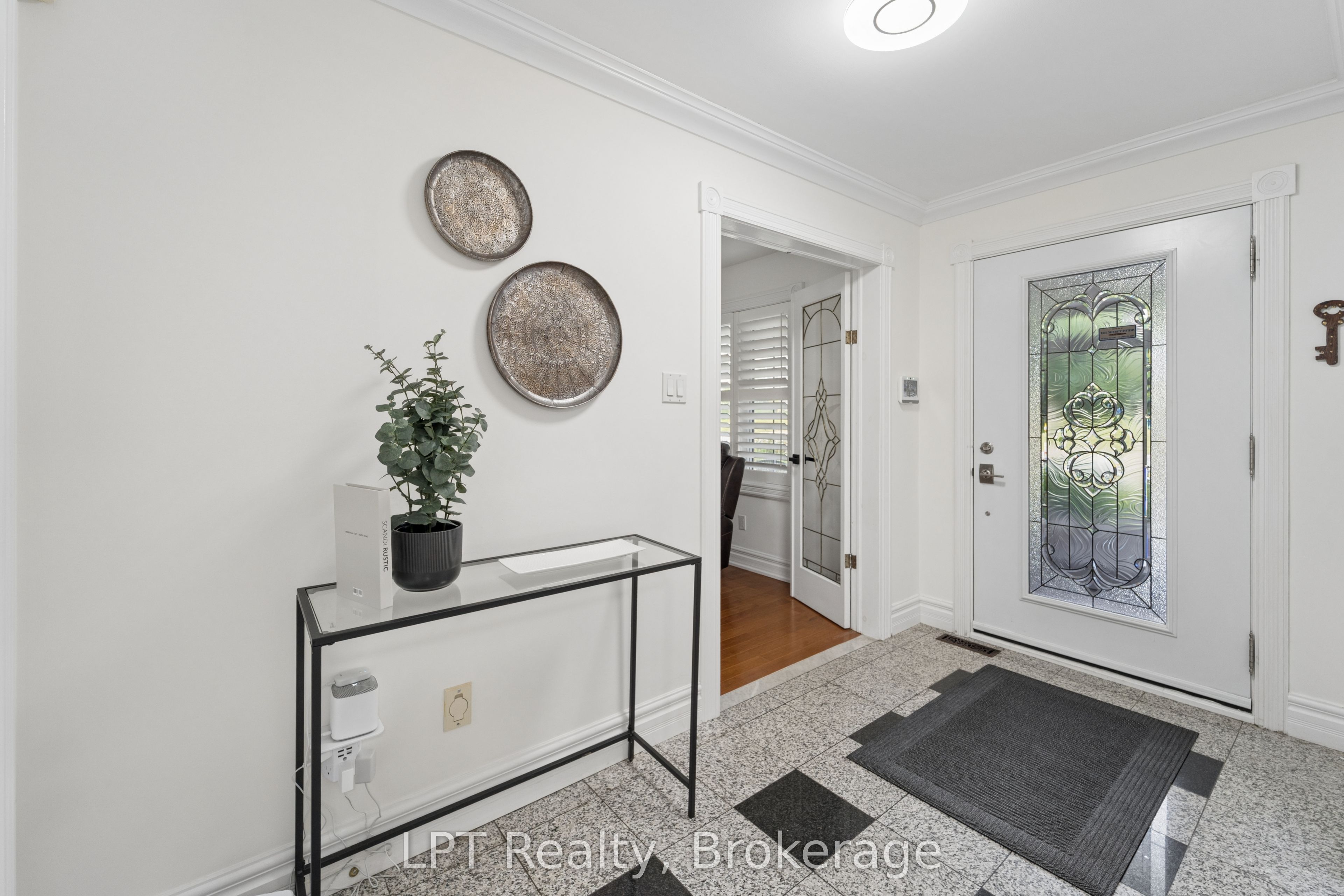 1 Mayfield Crescent, Whitby, ON L1N 8P3 photo 5