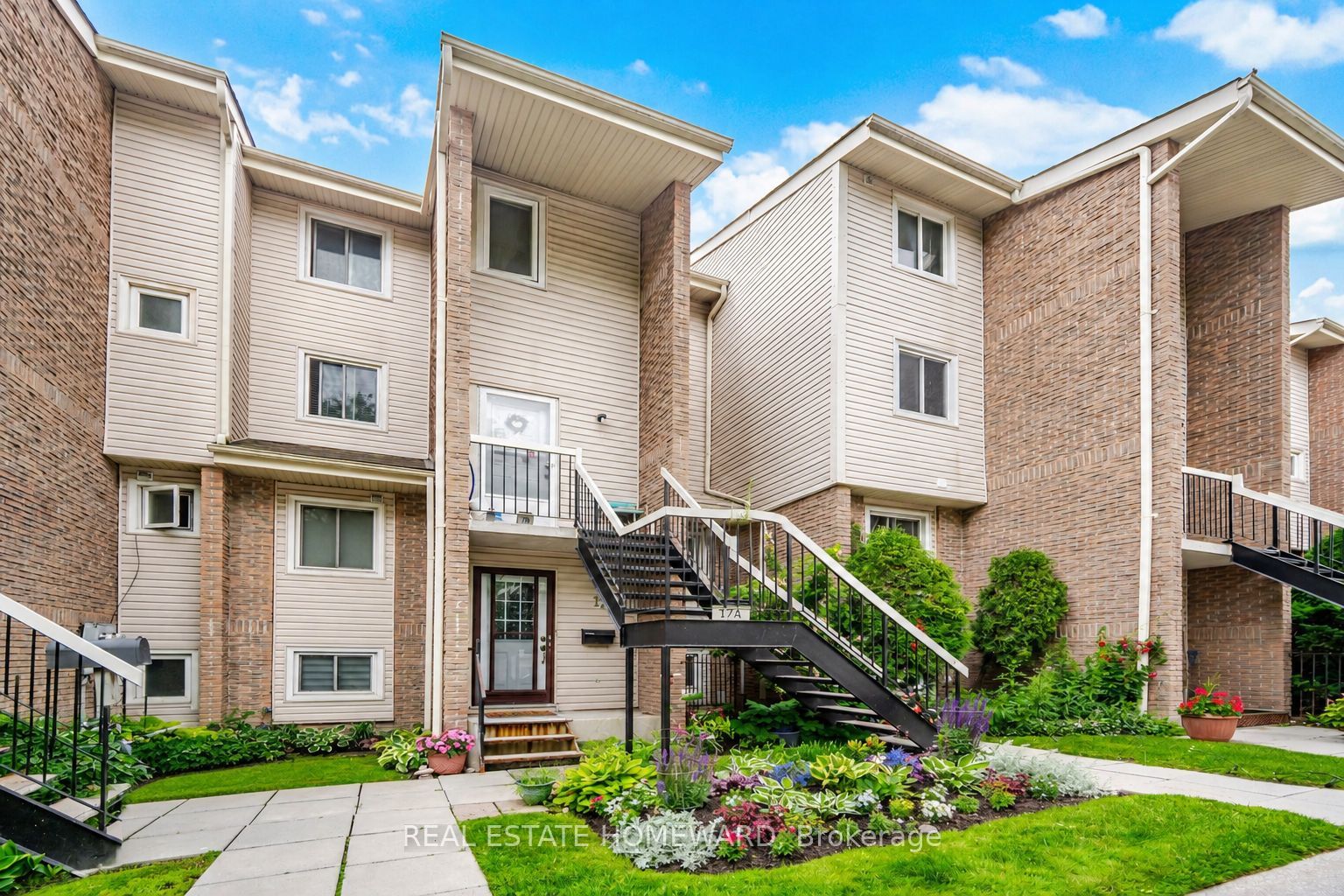 1360 Glenanna Road 17A, Pickering, ON L1V 2T5