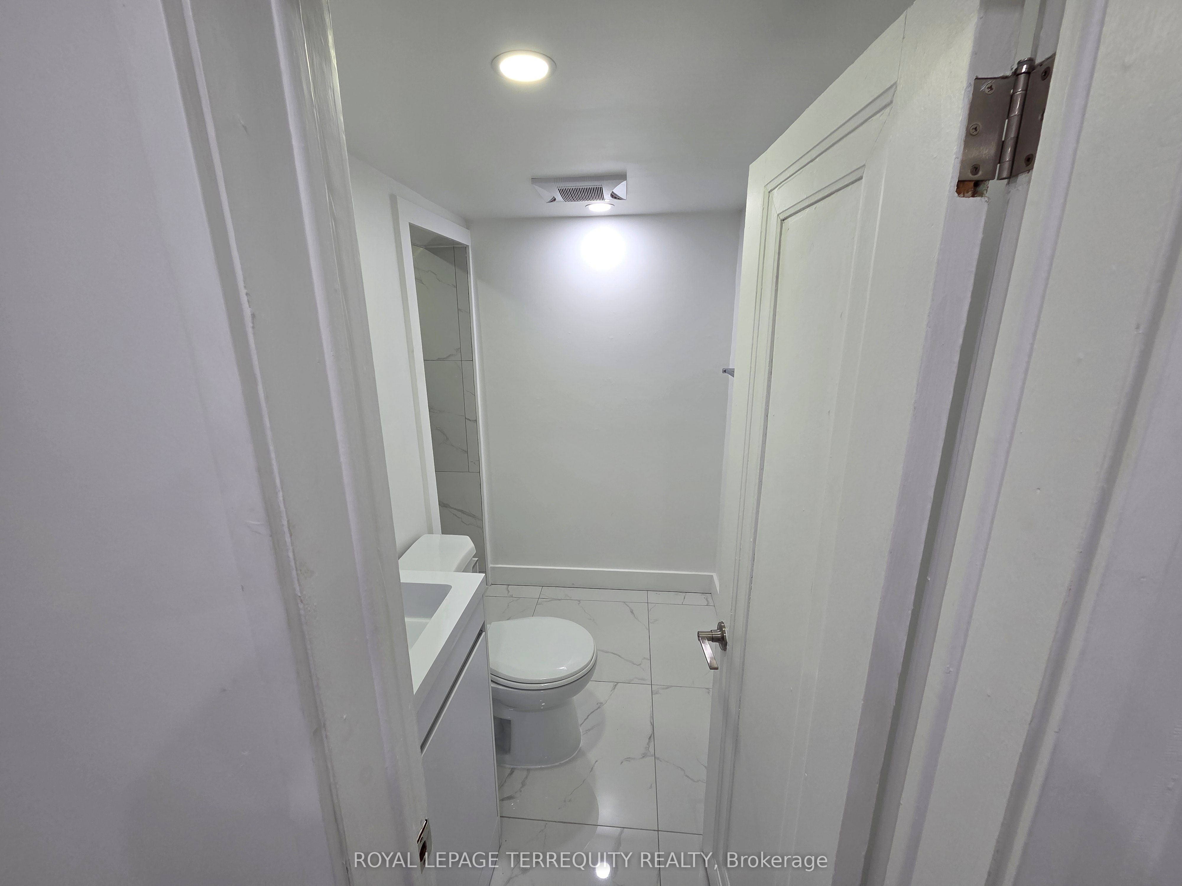 214 Clonmore Drive, Toronto, ON M1N 1Y1 photo 2