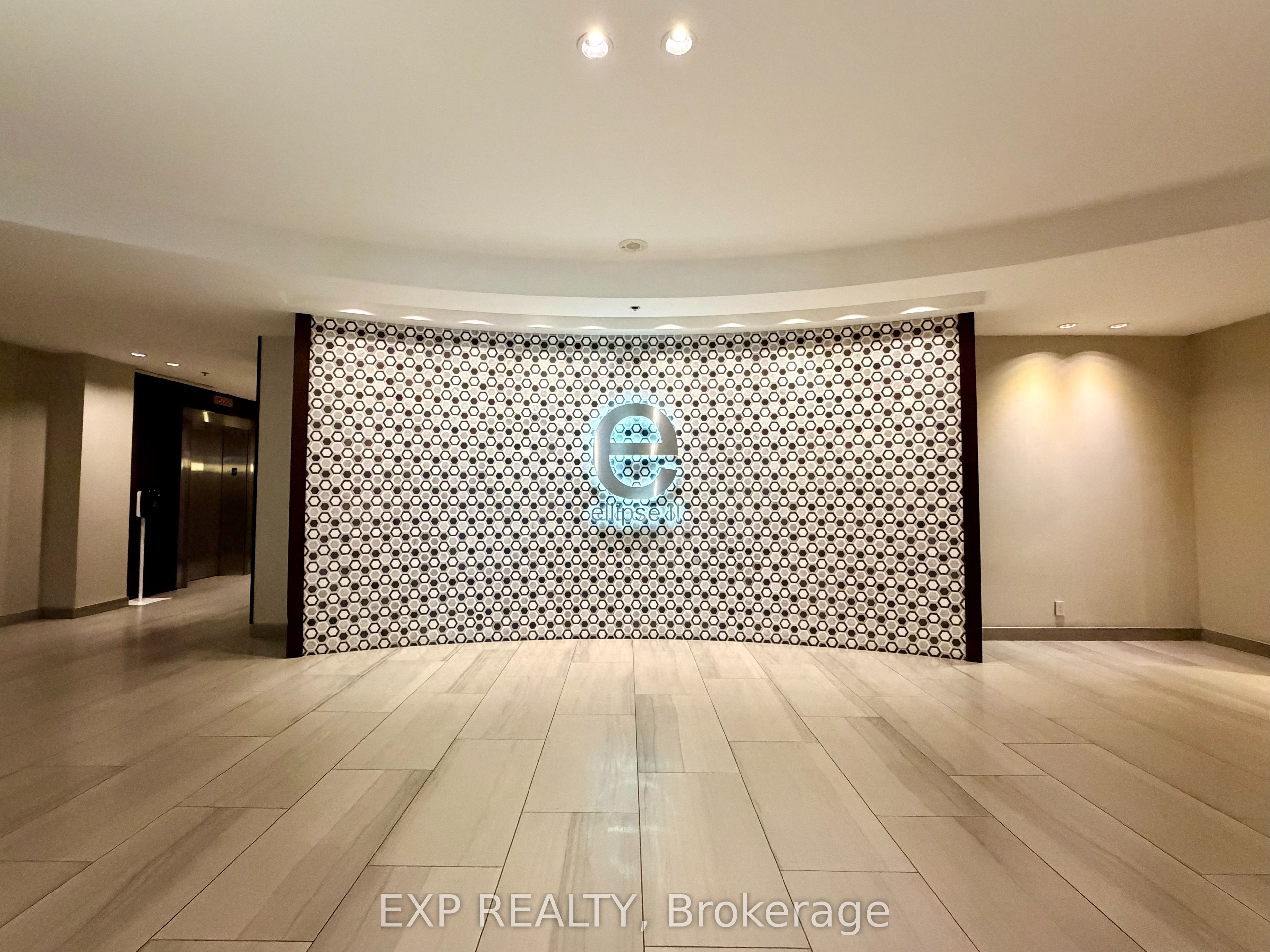 38 Lee Centre Drive 2101, Toronto, ON M1H 3J7 photo 3