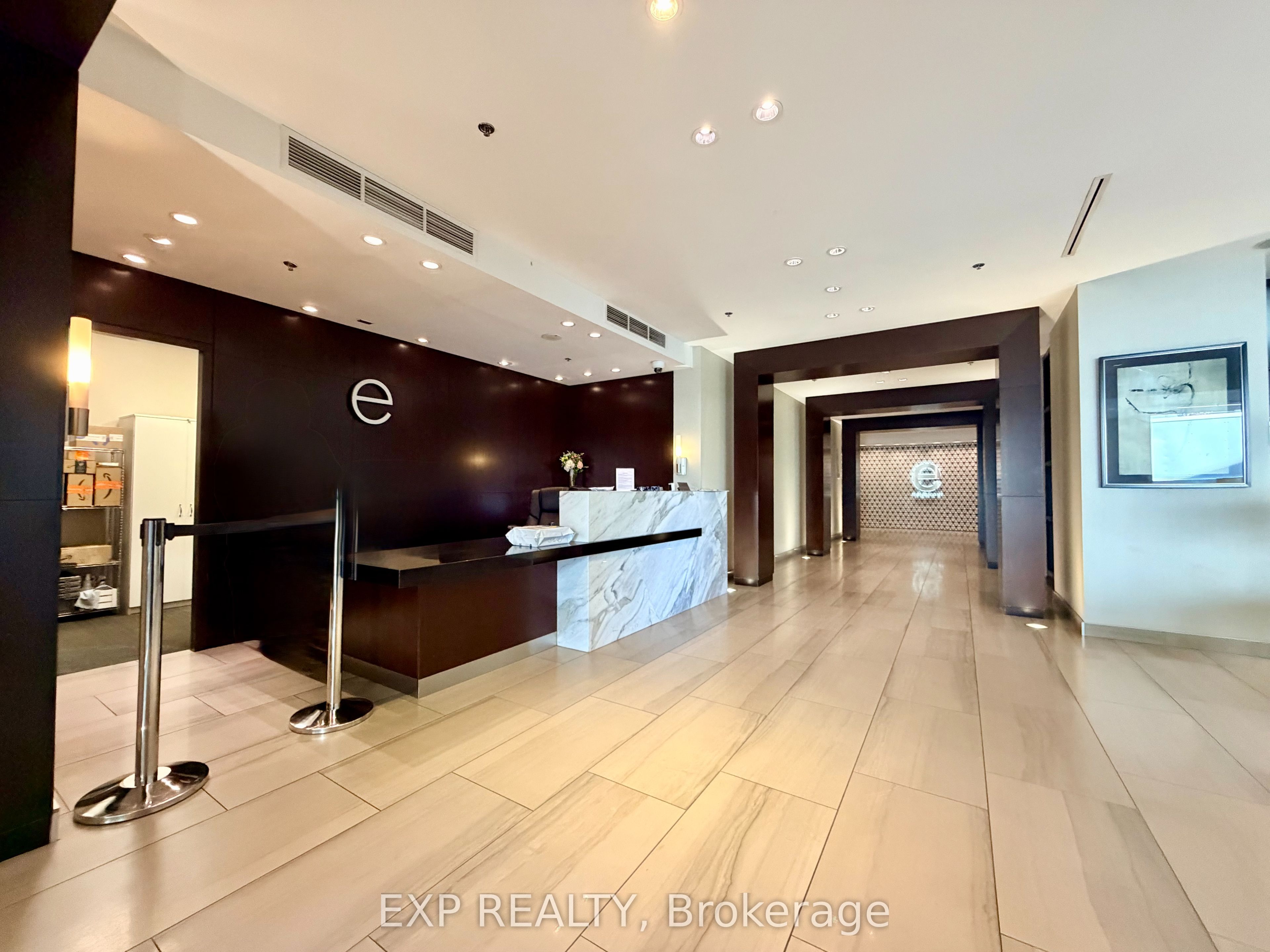 38 Lee Centre Drive 2101, Toronto, ON M1H 3J7 photo 4