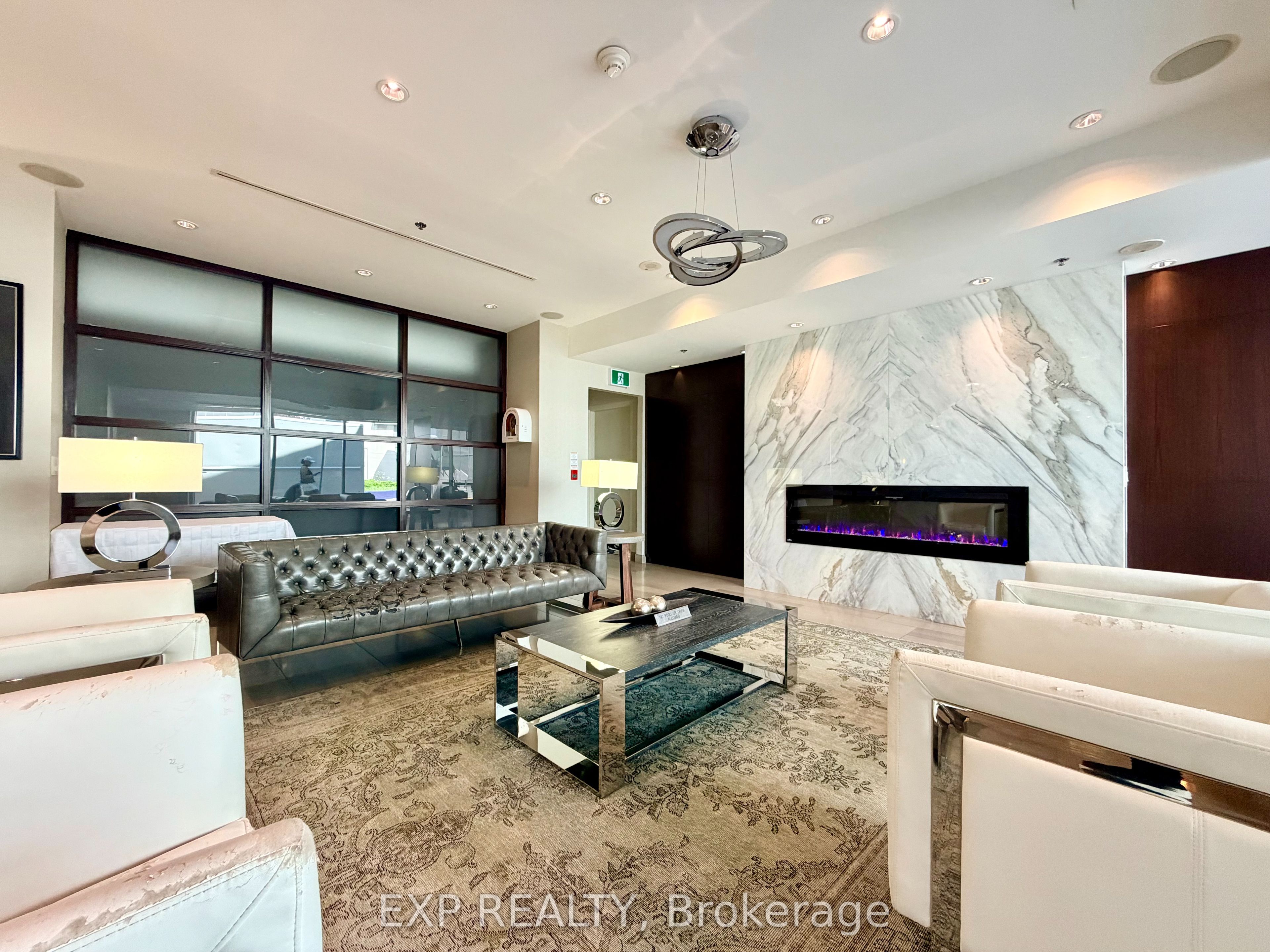 38 Lee Centre Drive 2101, Toronto, ON M1H 3J7 photo 5