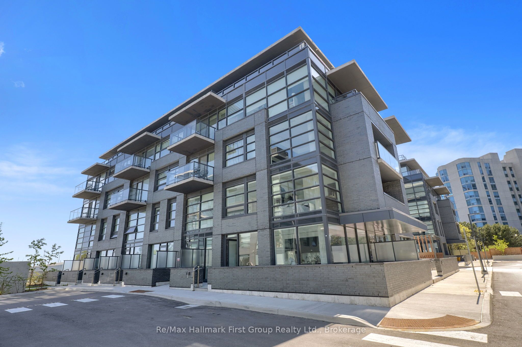 1610 Charles Street 444, Whitby, ON L1N 0P5