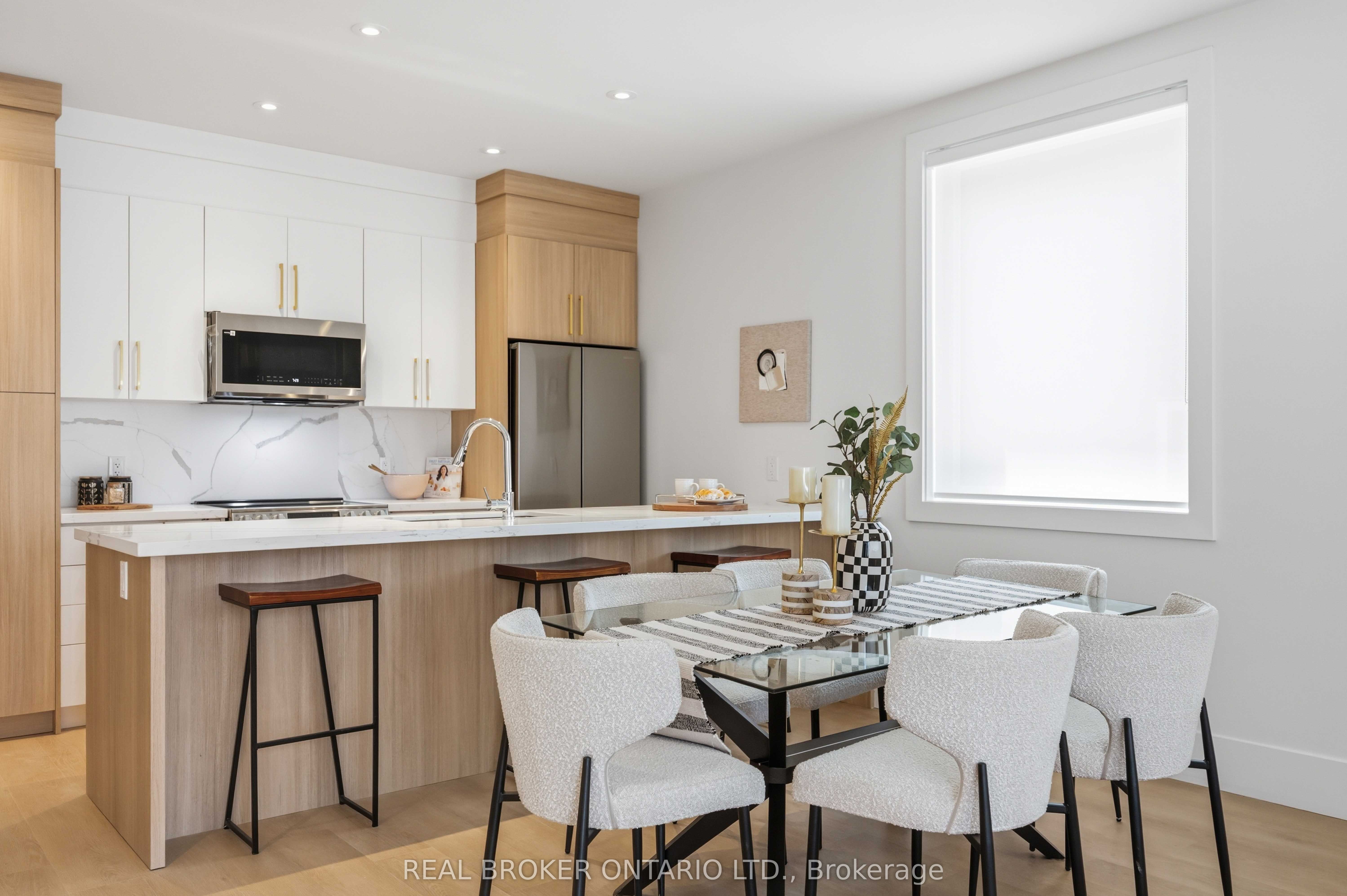 102 Boultbee Avenue C, Toronto, ON M4J 1B3 photo 4
