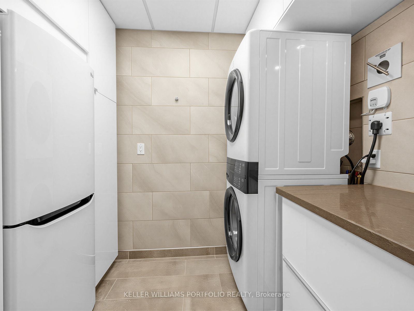 2 Westney Road N PH208, Ajax, ON L1T 3H3 photo 3