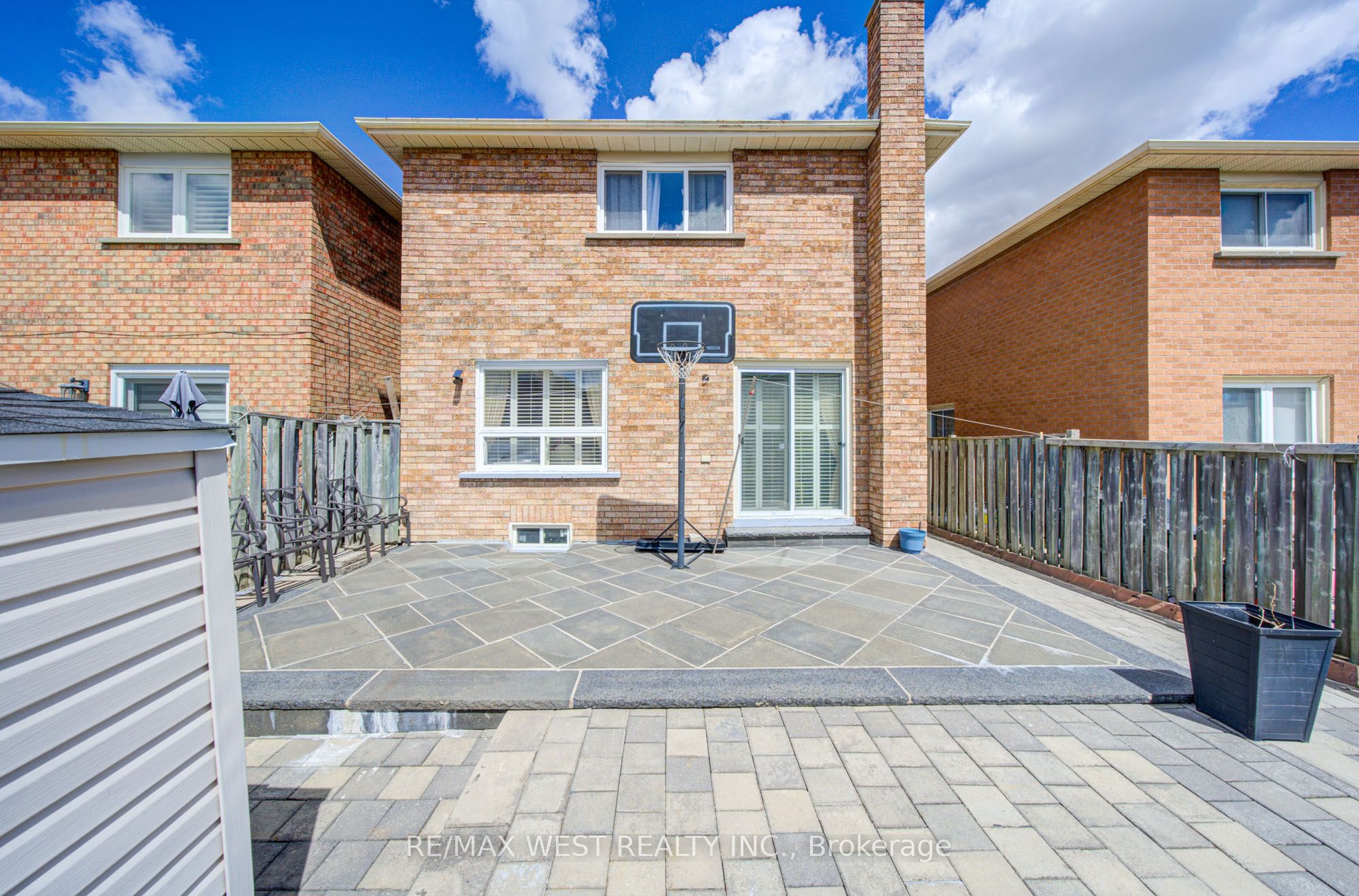 11 Danilack Court, Toronto, ON M1V 4L8