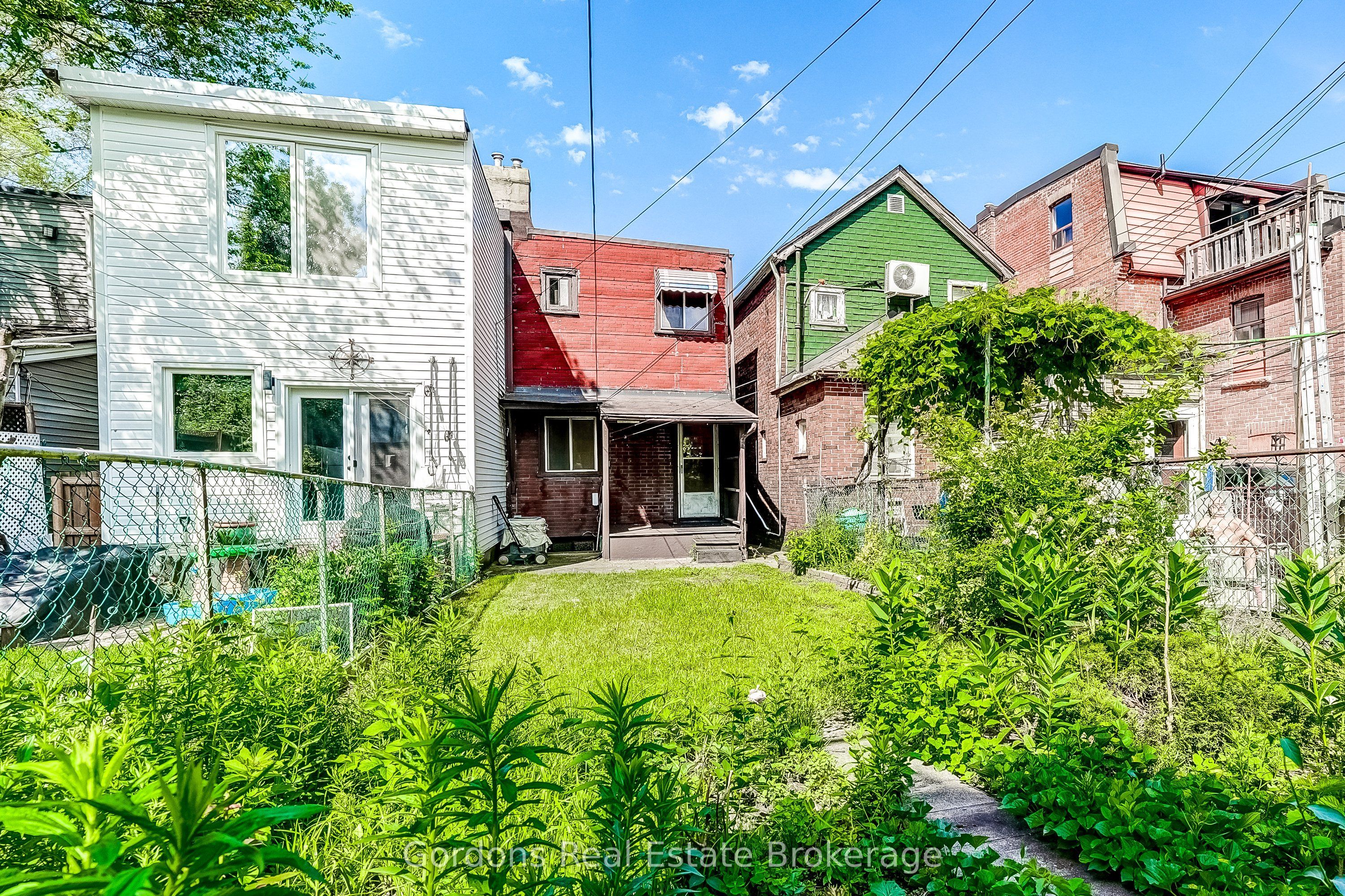203 Donlands Avenue, Toronto, ON M4J 3P9 photo 4