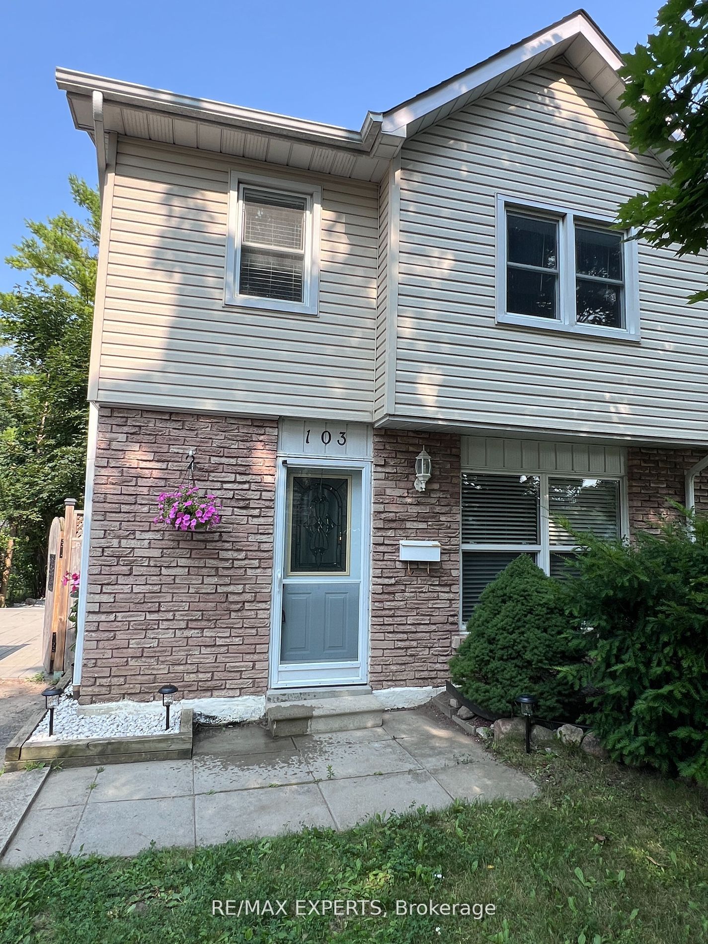103 Guthrie Crescent, Whitby, ON L1P 1A6 photo 3