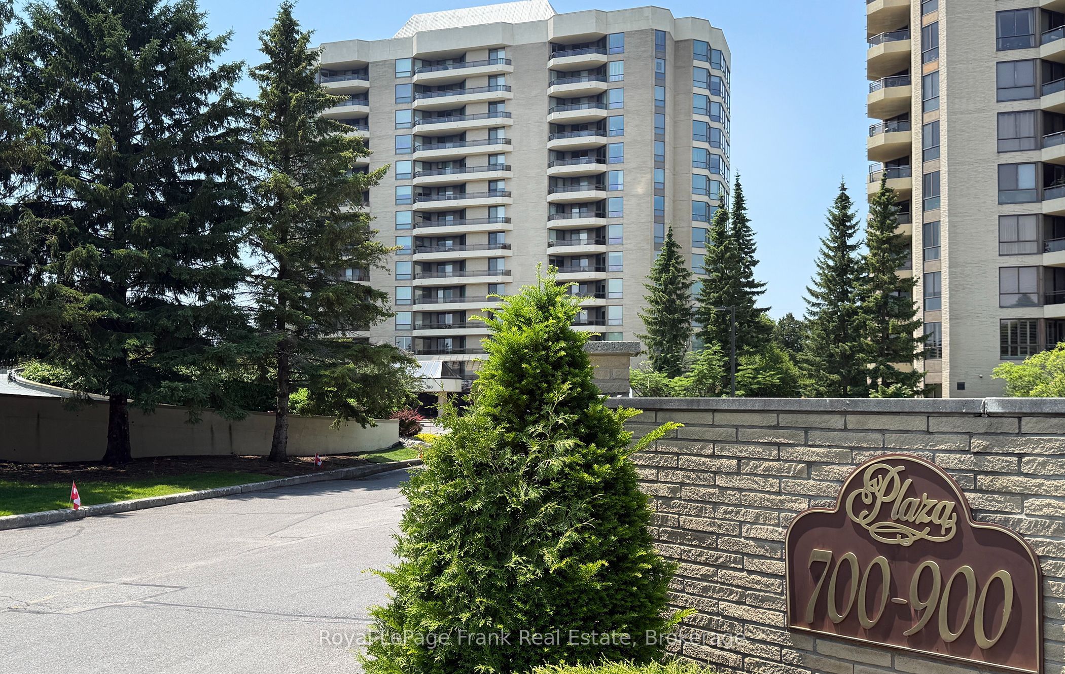 700 Wilson Road N 503, Oshawa, ON L1G 7T5