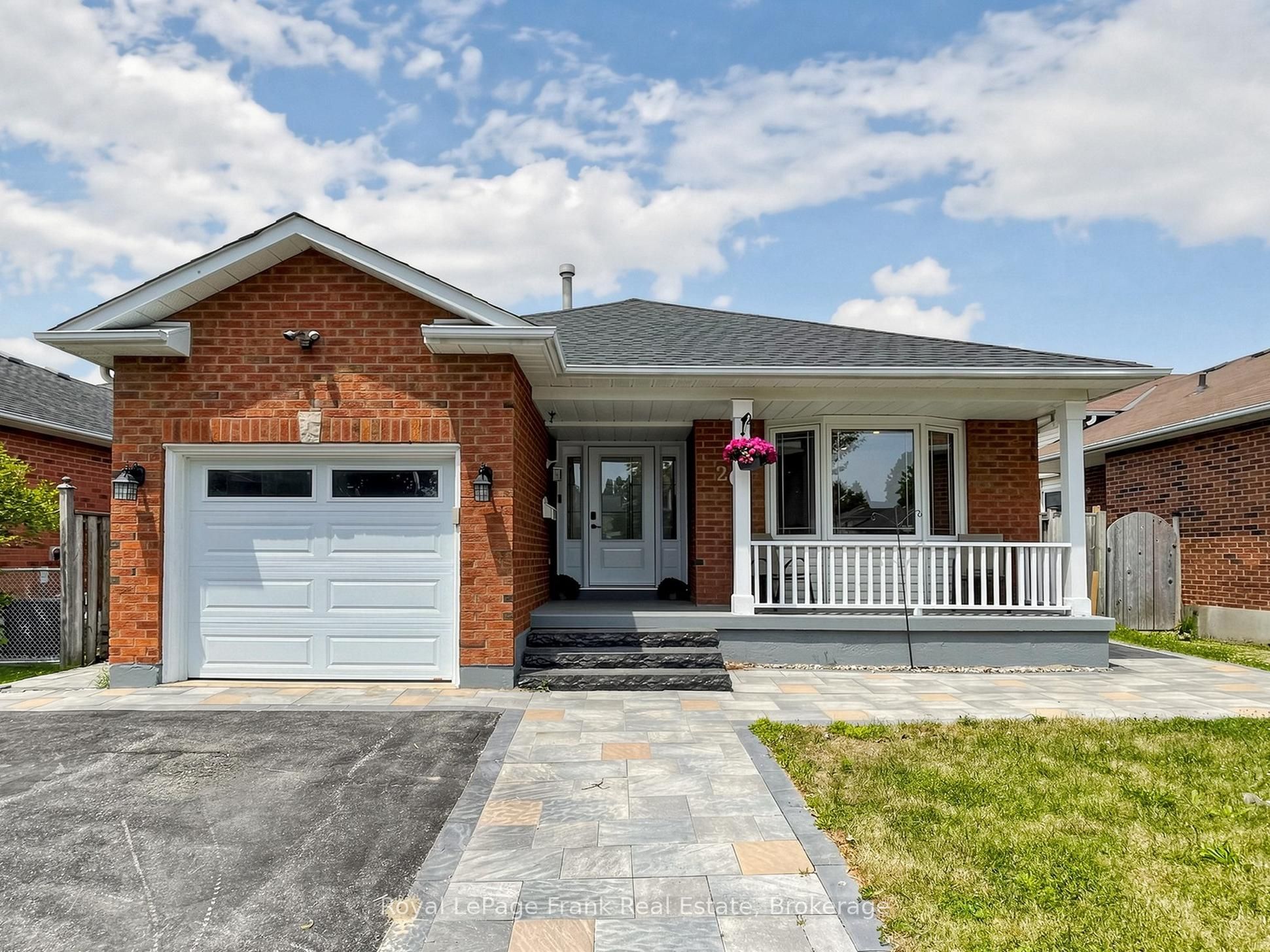 20 Strathallan Drive, Clarington, ON L1E 1X8