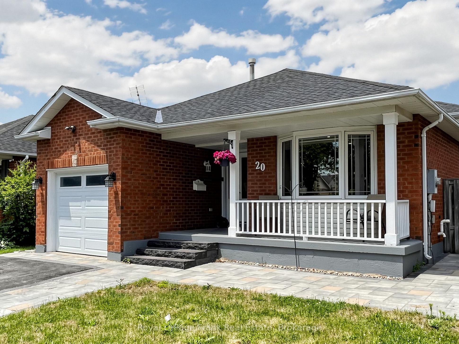 20 Strathallan Drive, Clarington, ON L1E 1X8 photo 2