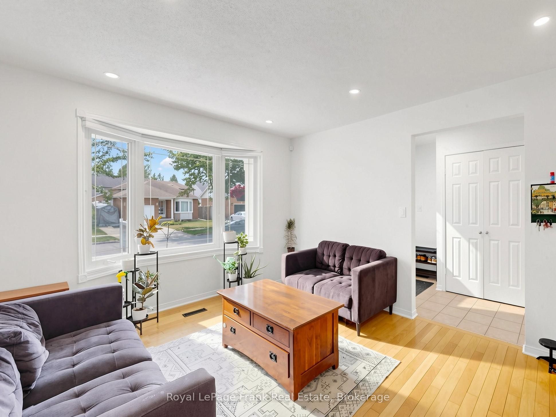 20 Strathallan Drive, Clarington, ON L1E 1X8 photo 4