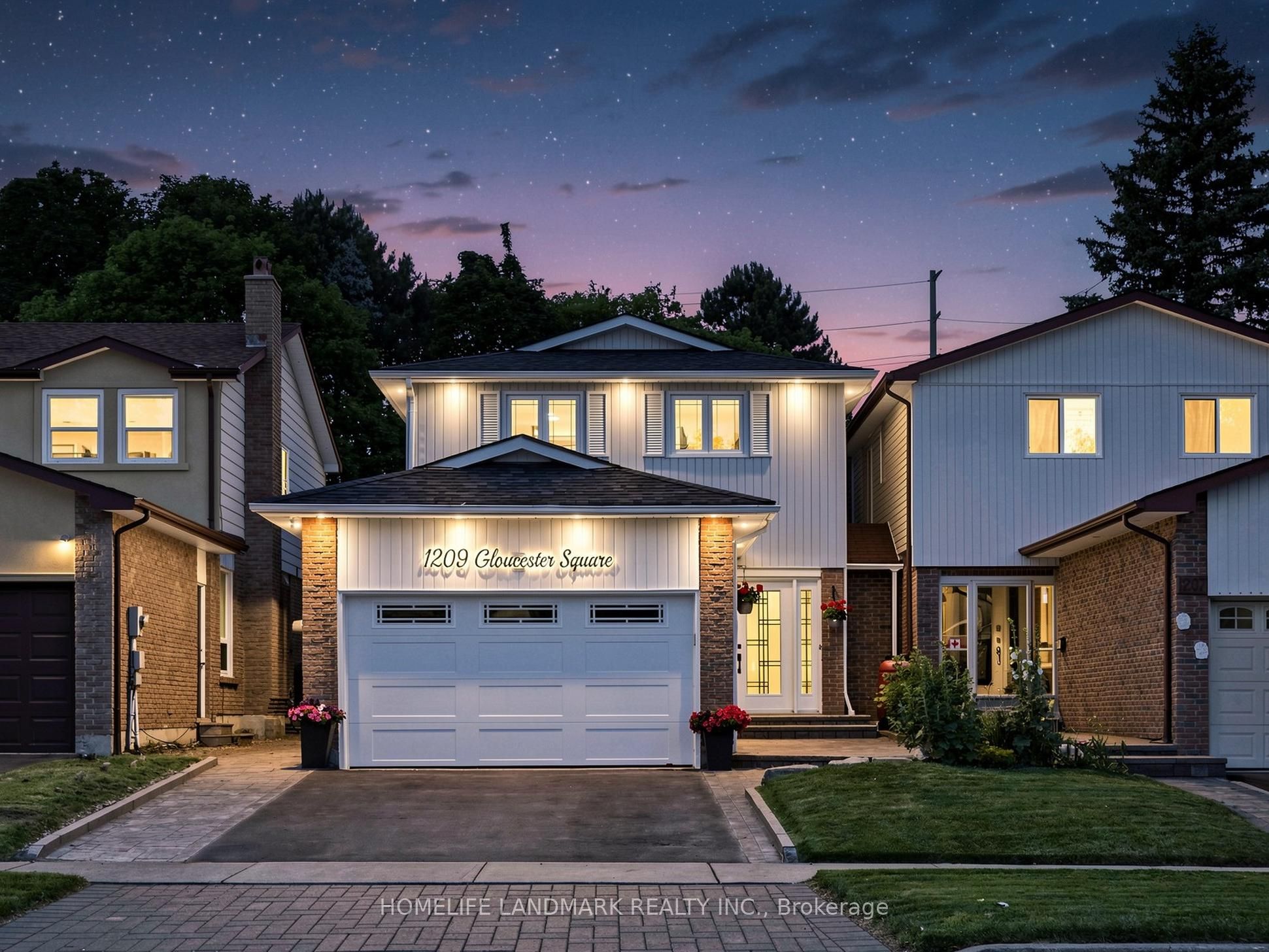 1209 Gloucester Square, Pickering, ON L1V 3P7