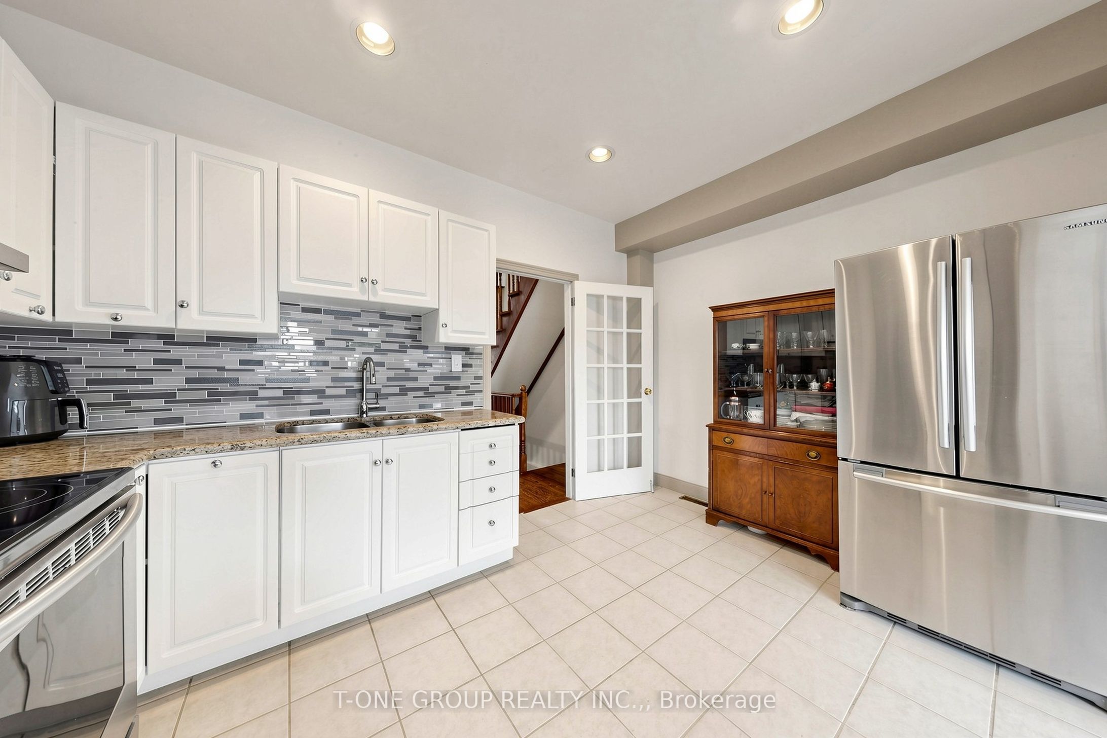 41 Madelaine Avenue, Toronto, ON M1L 2X6 photo 3