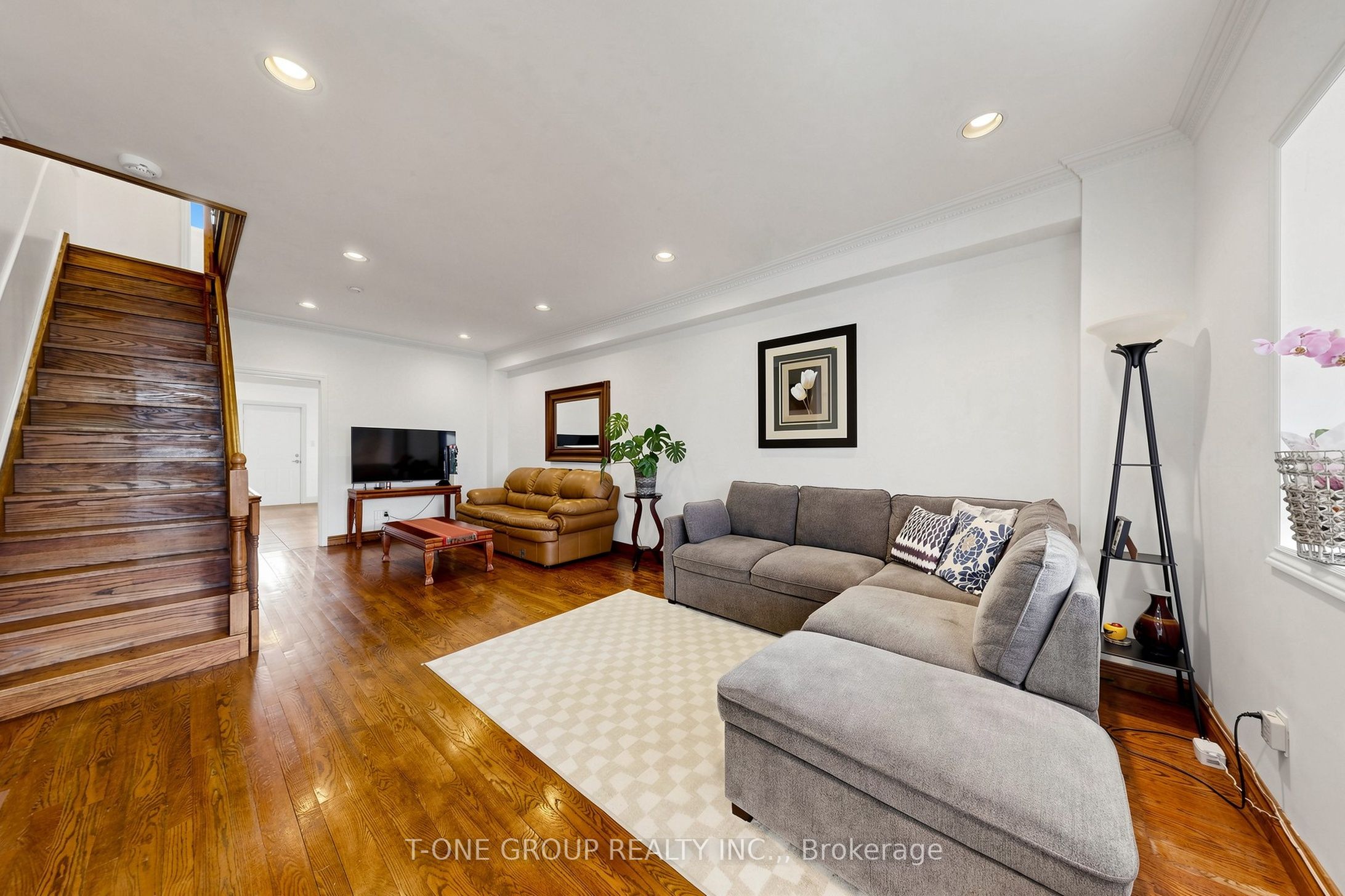41 Madelaine Avenue, Toronto, ON M1L 2X6 photo 4