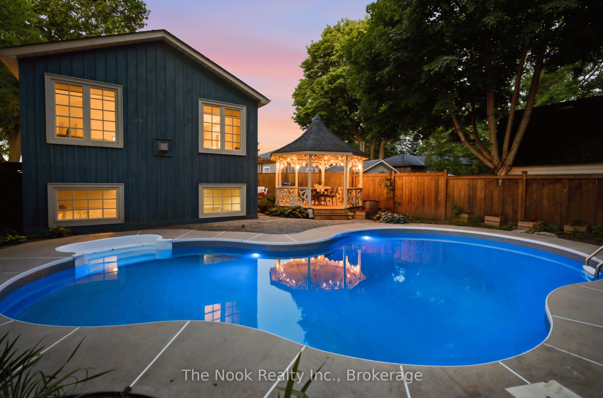 400 Byron Street S, Whitby, ON L1N 4R1