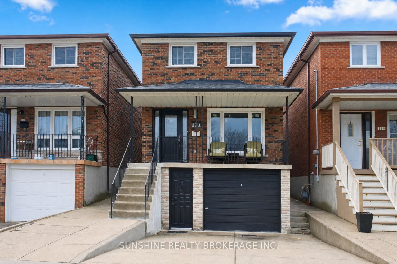 121 Sammon Avenue, Toronto, ON M4J 1Y9 photo 2