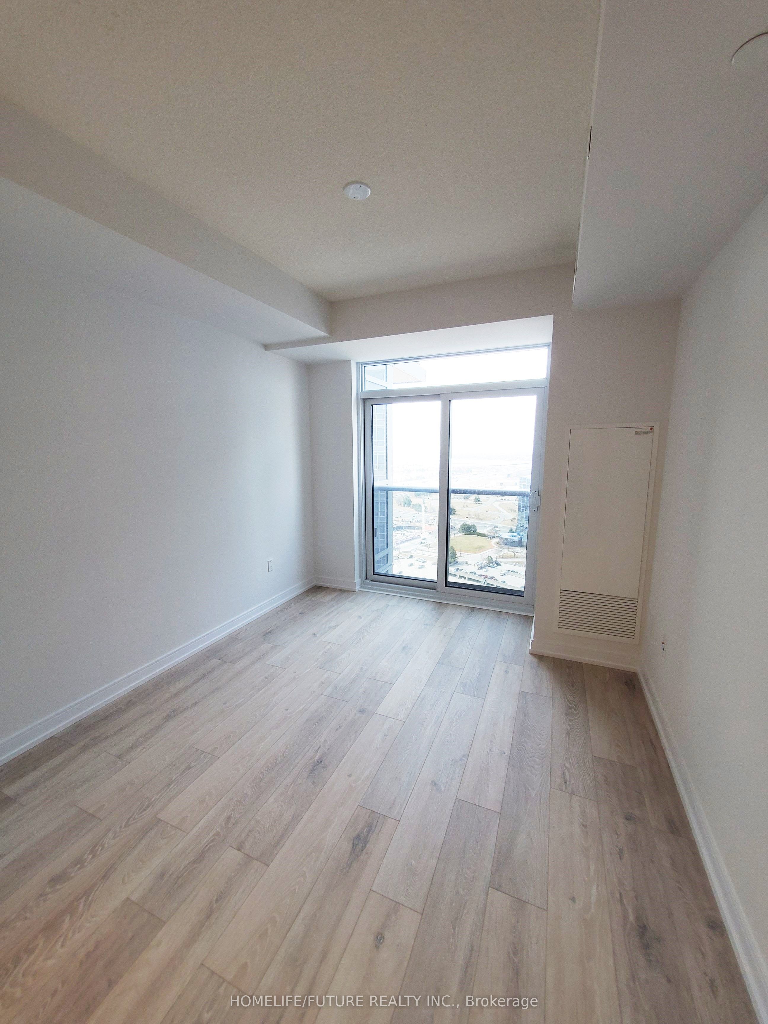 225 Village Green Square 2805, Toronto, ON M1S 0N4 photo 3