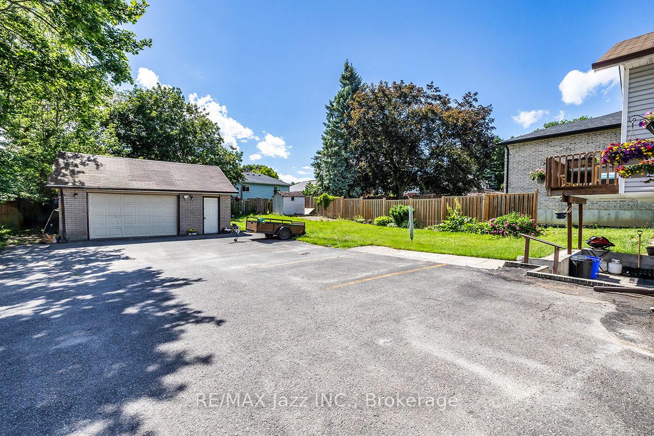 27 Waverley Road, Clarington, ON L1C 1K8 photo 5