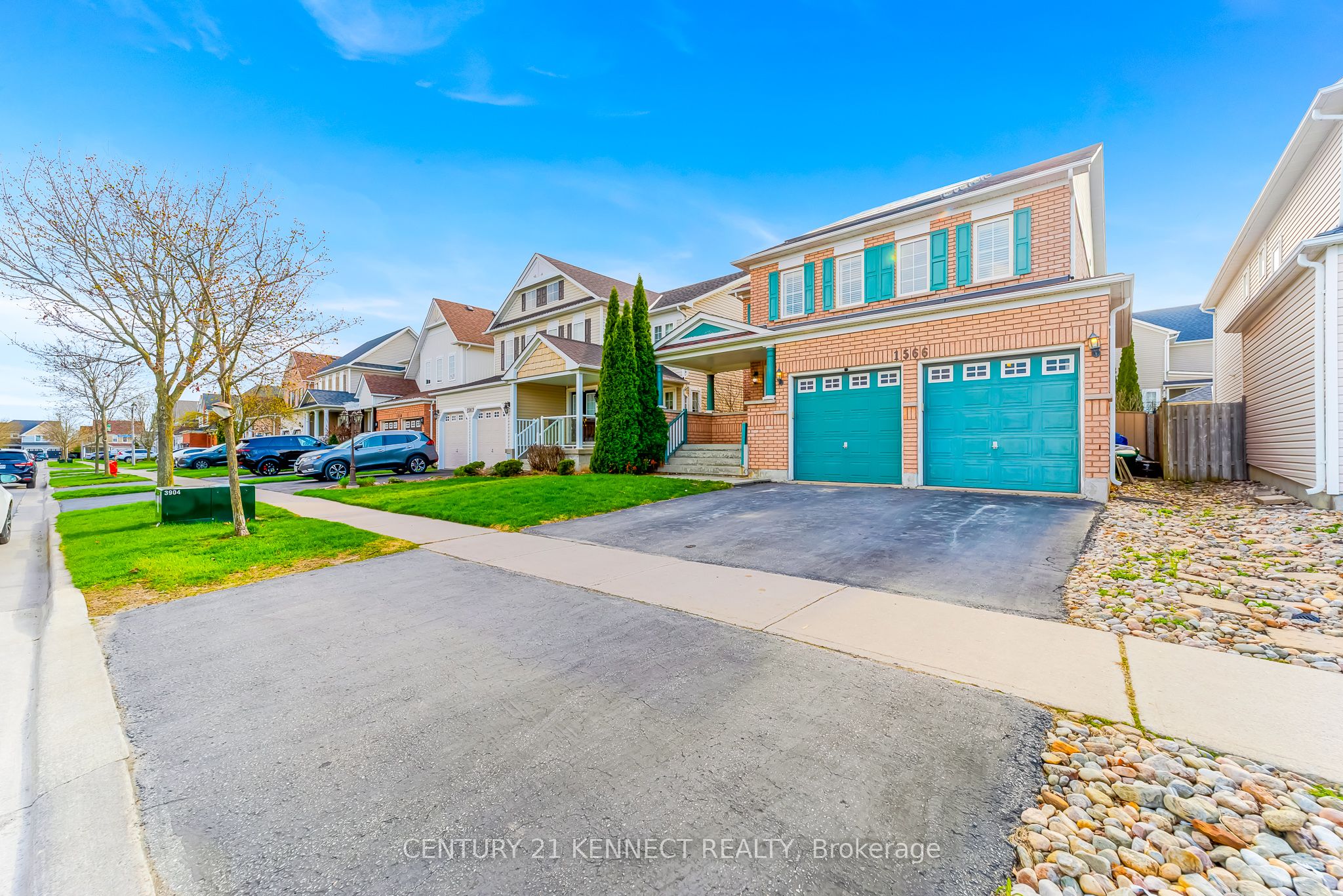 1566 Aldergrove Drive, Oshawa, ON L1K 2Y2 photo 2